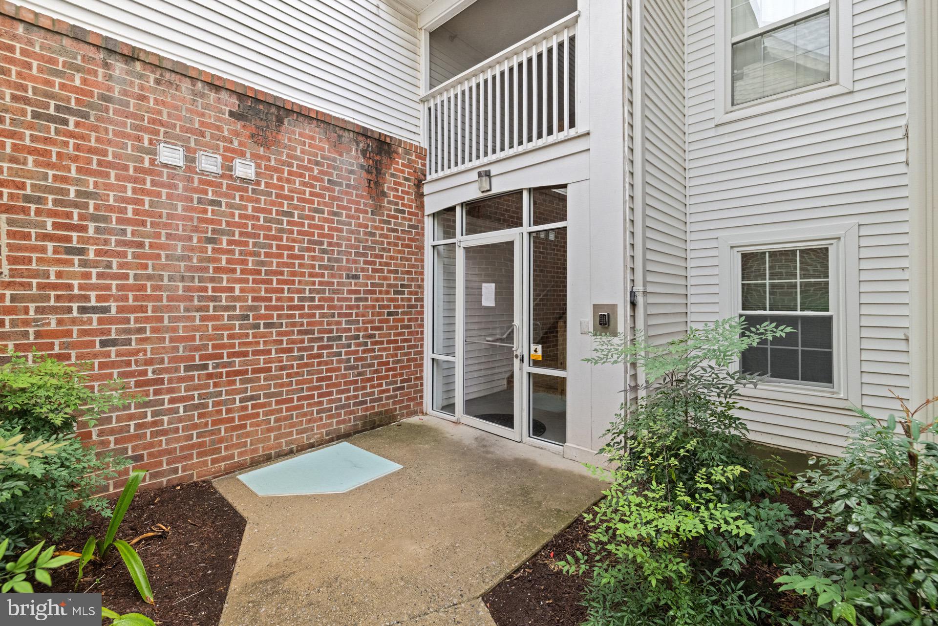 GREENBELT LAKE VILLAGE - Residential Lease