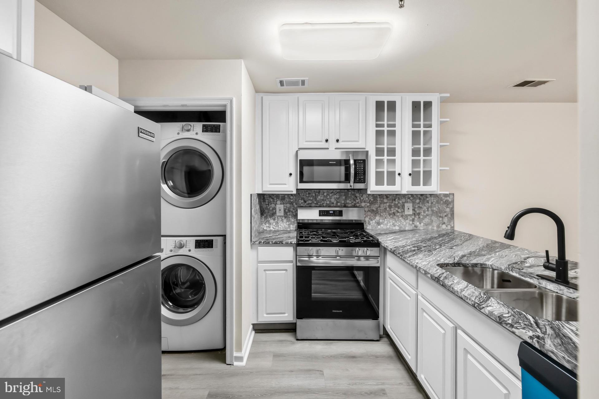 GREENBELT LAKE VILLAGE - Residential Lease