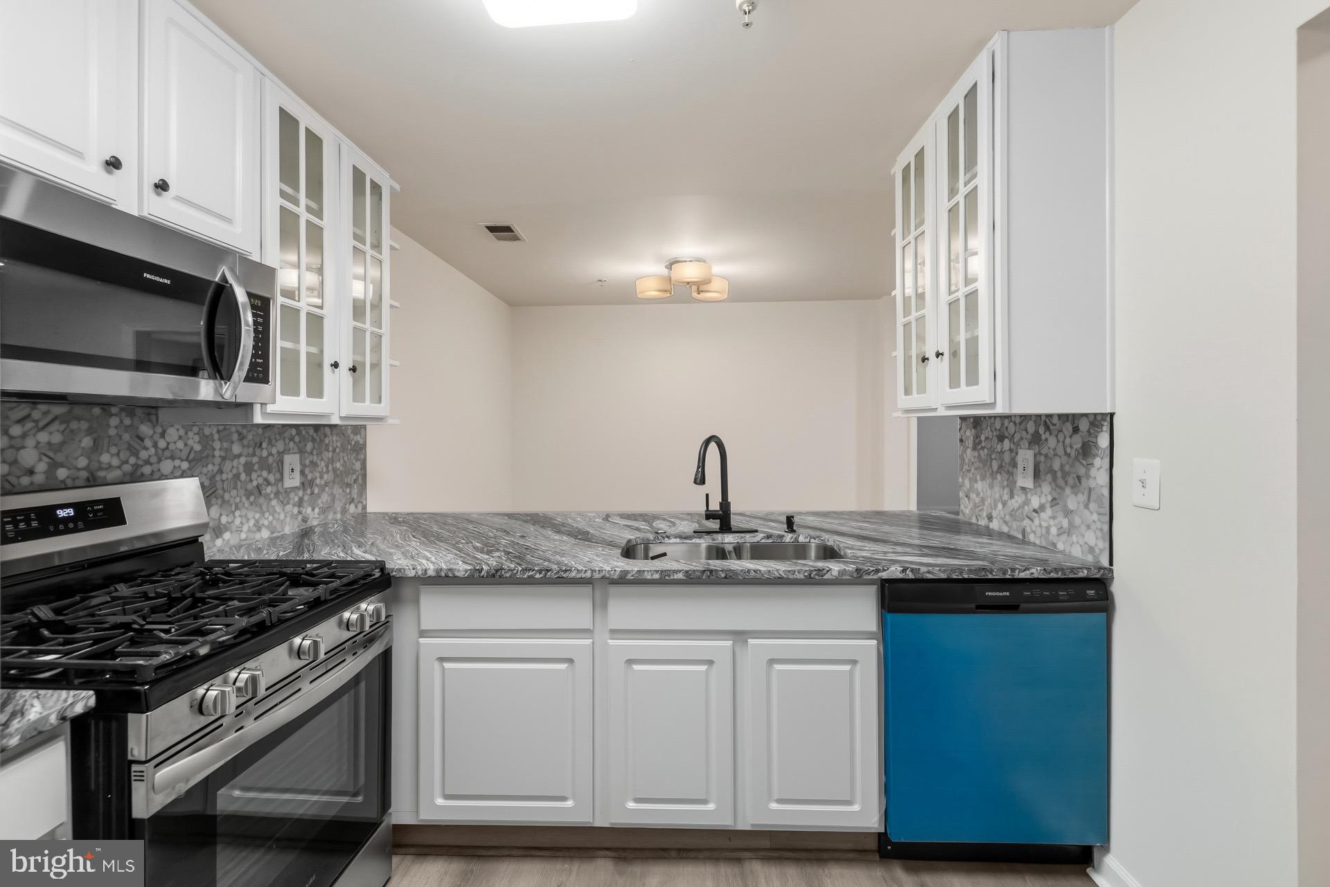 GREENBELT LAKE VILLAGE - Residential Lease