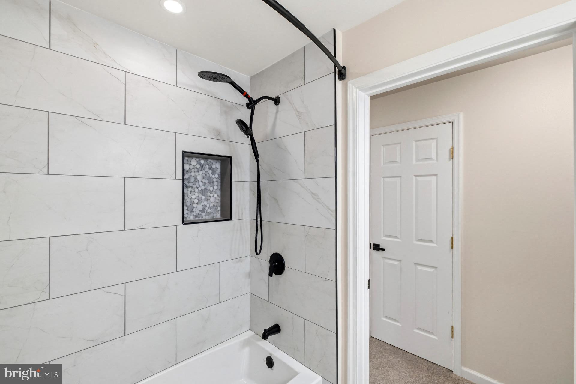 GREENBELT LAKE VILLAGE - Residential Lease