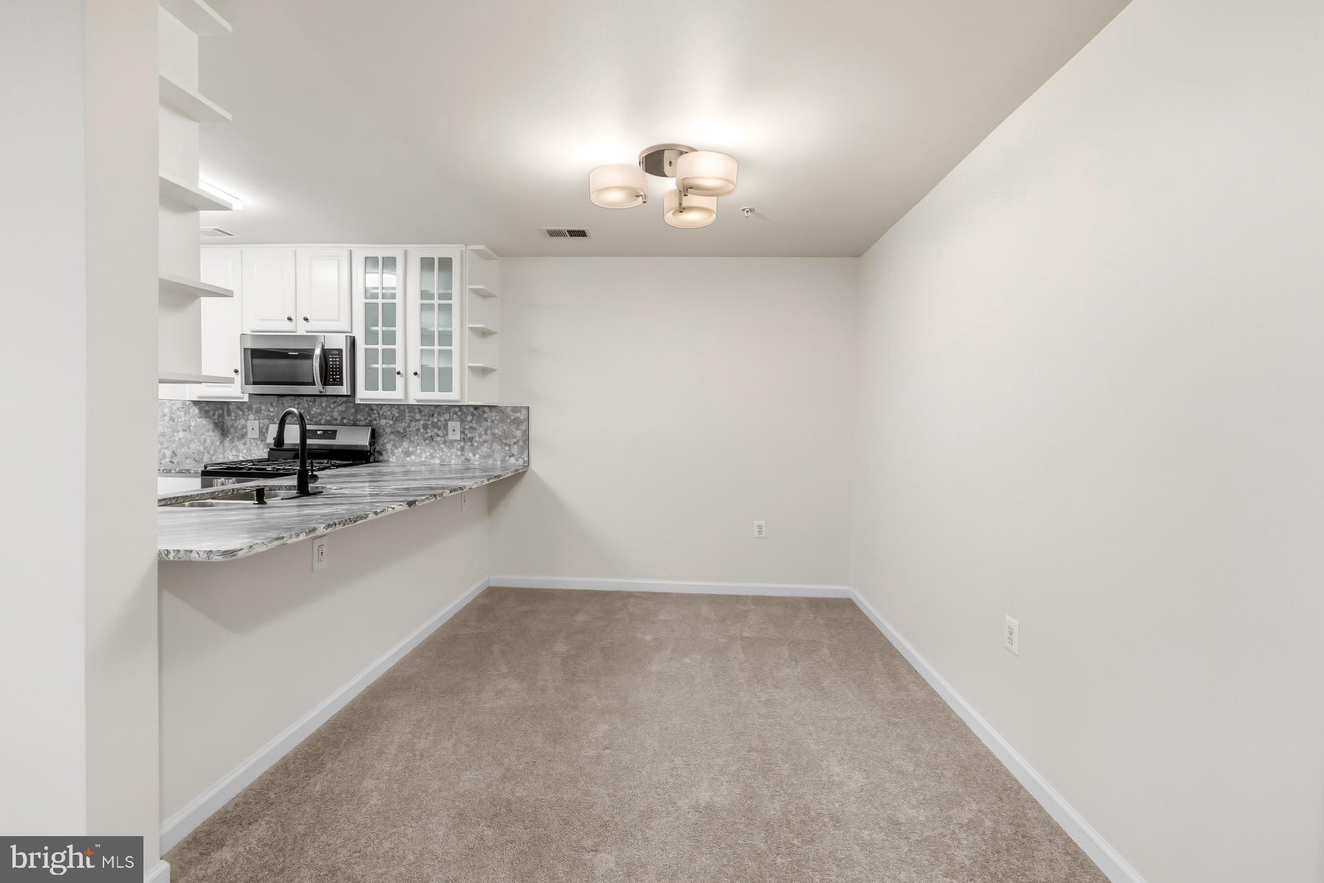 GREENBELT LAKE VILLAGE - Residential Lease