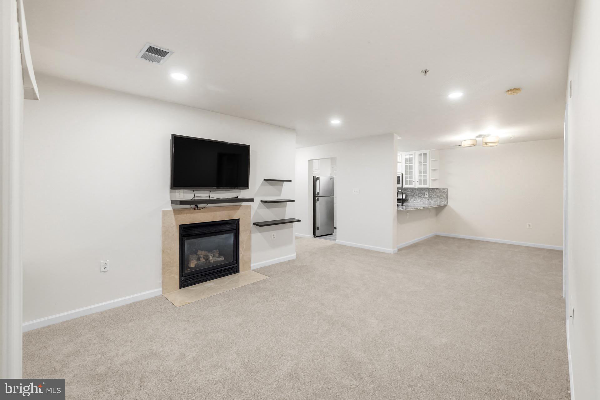 GREENBELT LAKE VILLAGE - Residential Lease