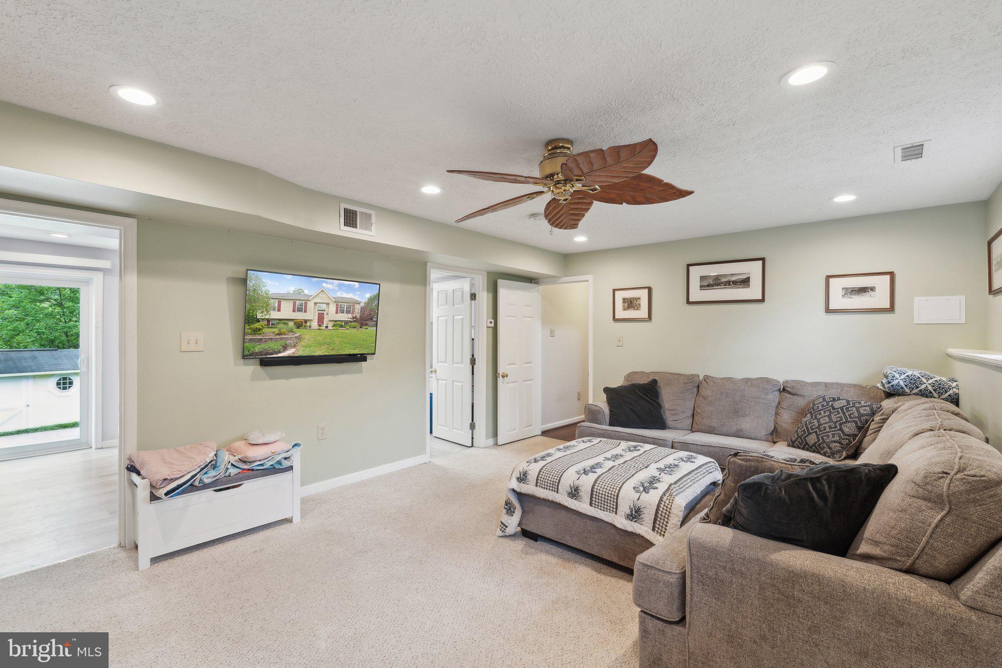 HILL VALLEY - Residential