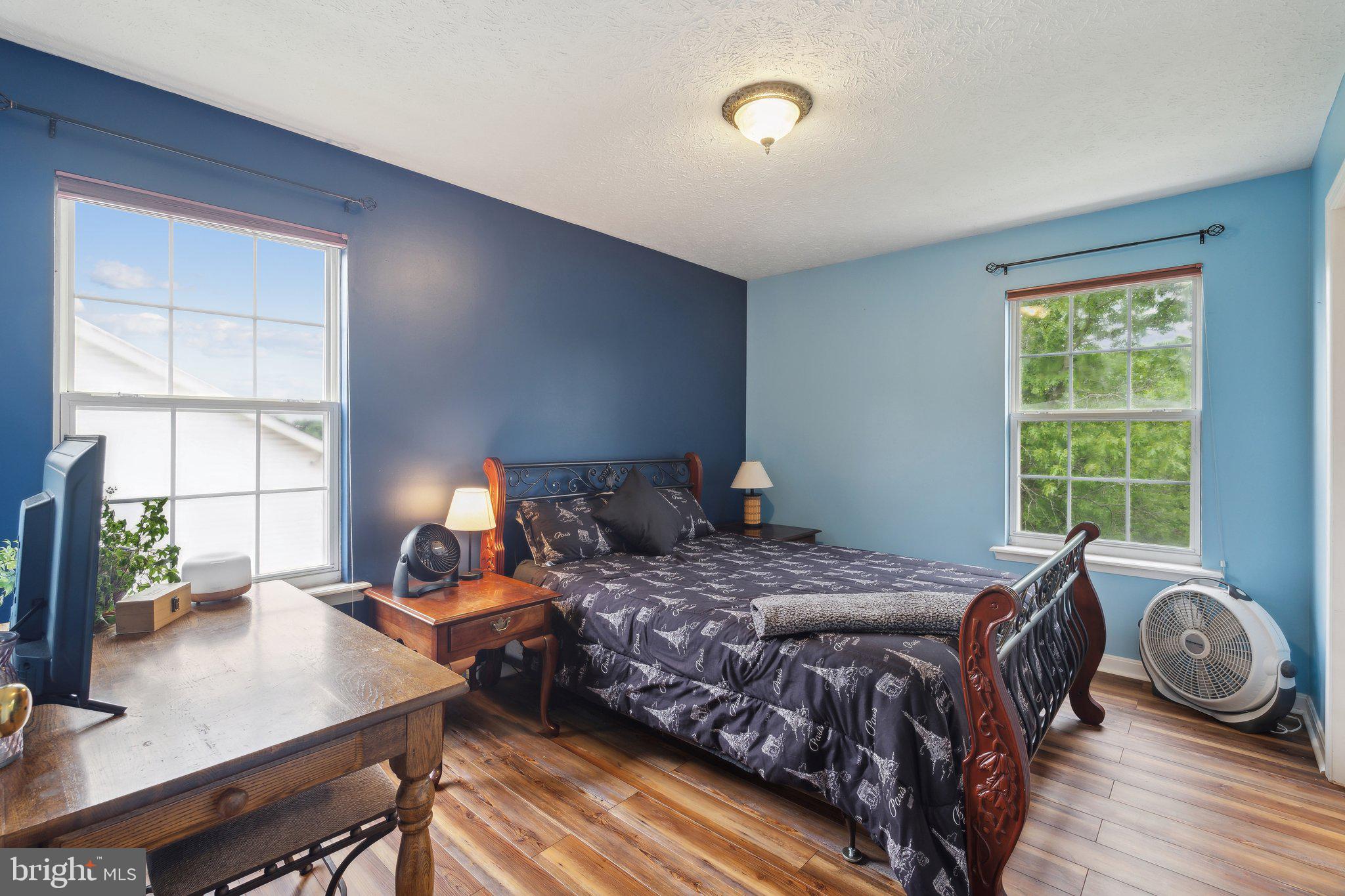 HILL VALLEY - Residential