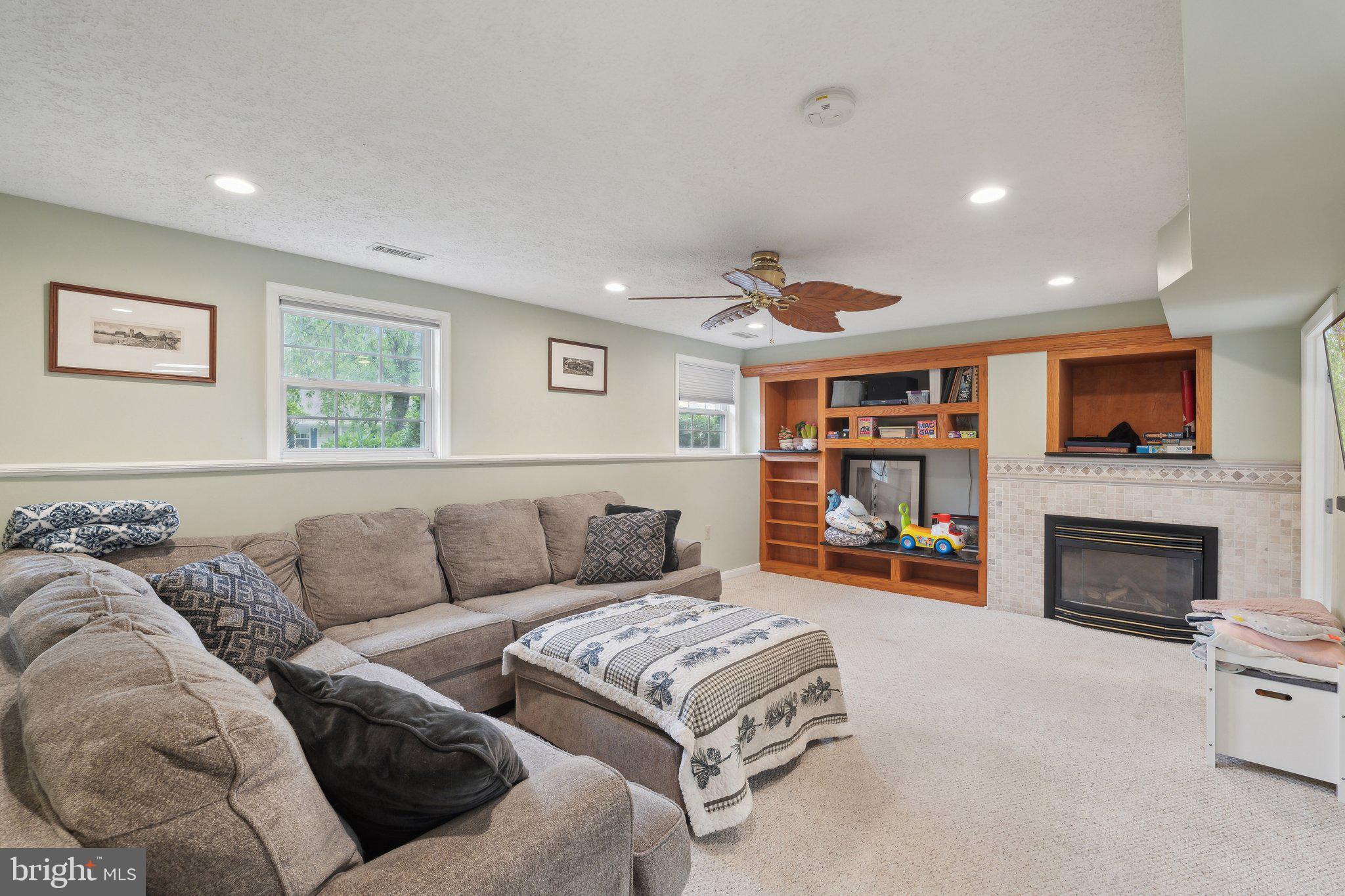 HILL VALLEY - Residential