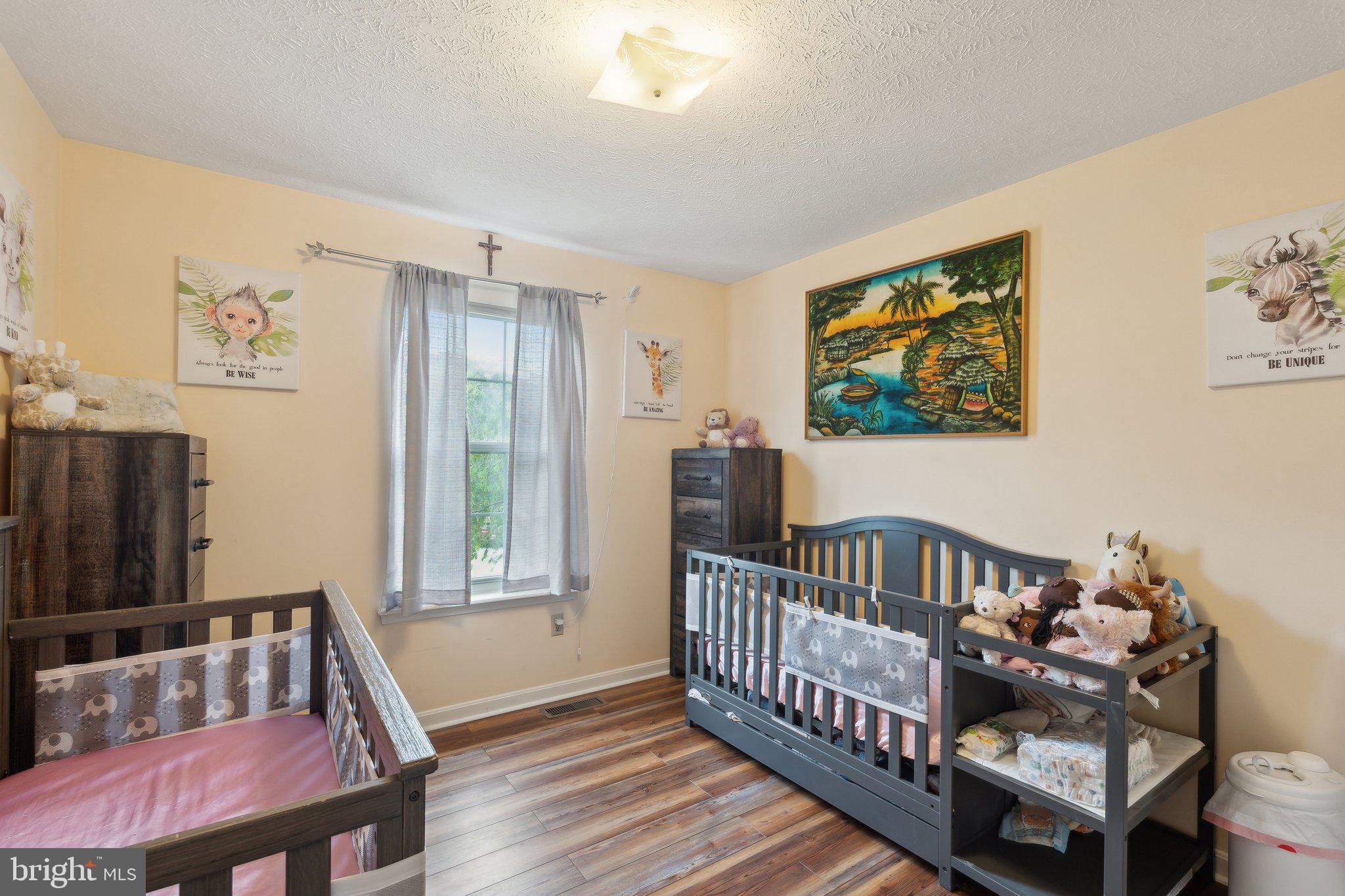 HILL VALLEY - Residential