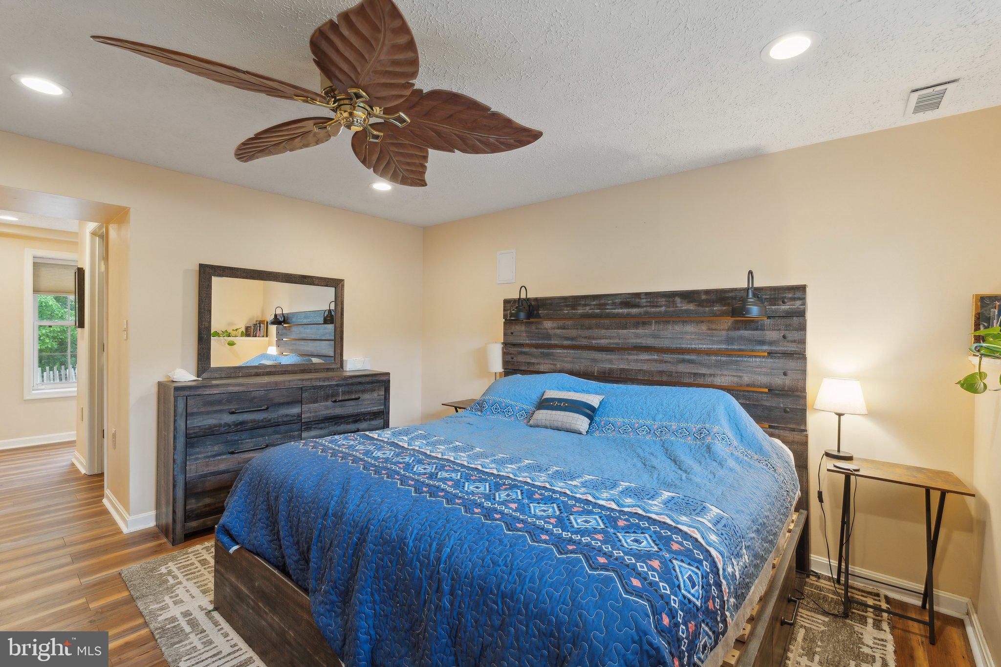 HILL VALLEY - Residential