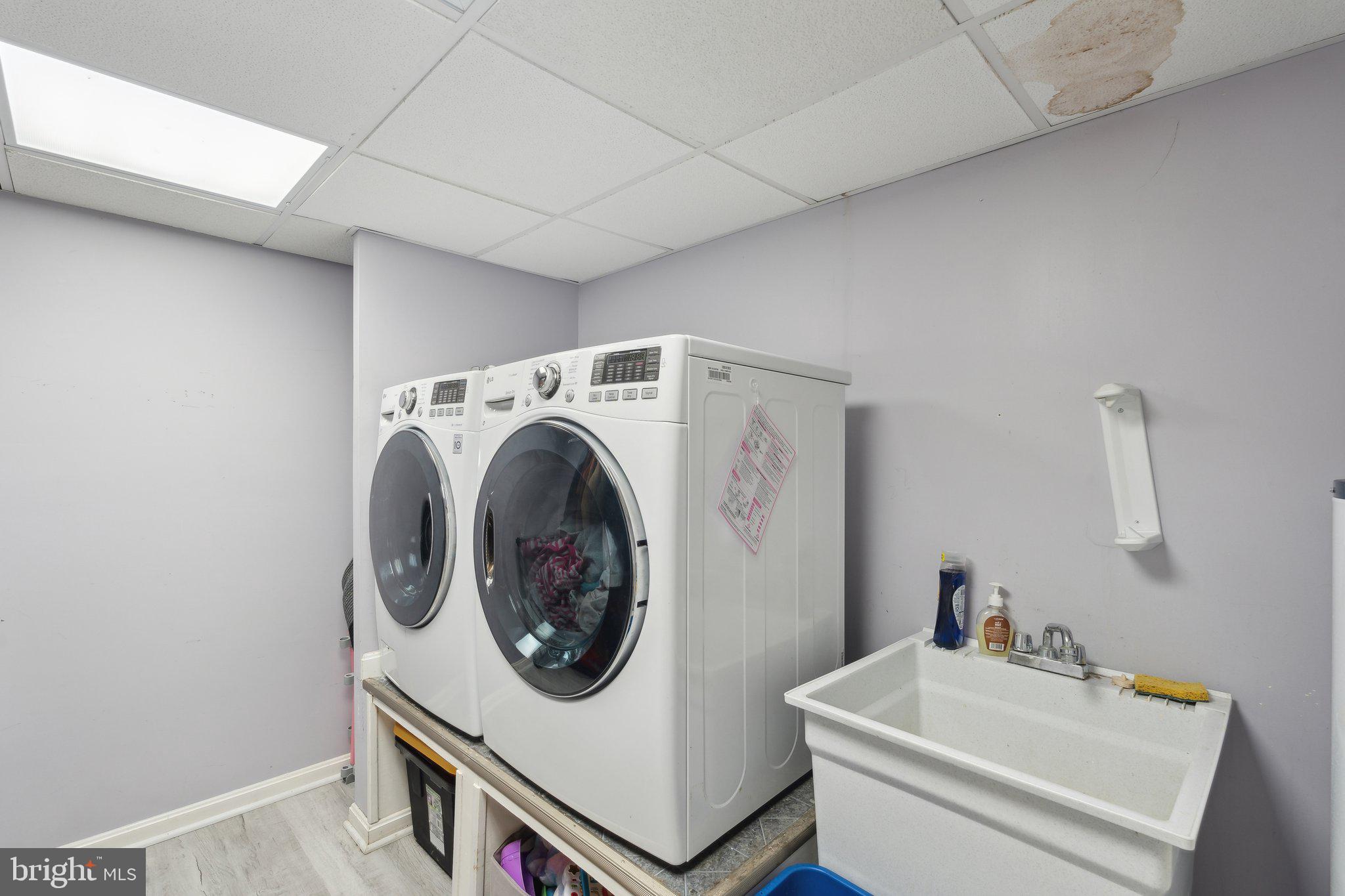 HILL VALLEY - Residential