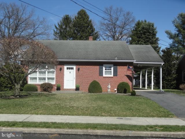 Well cared for home in nice condition- featuring 3 bedrooms and 1 bath. Upstairs has additional room, could be used as a bonus room or additional bedroom. Oak hardwood floors throughout. Nice neighborhood and location.