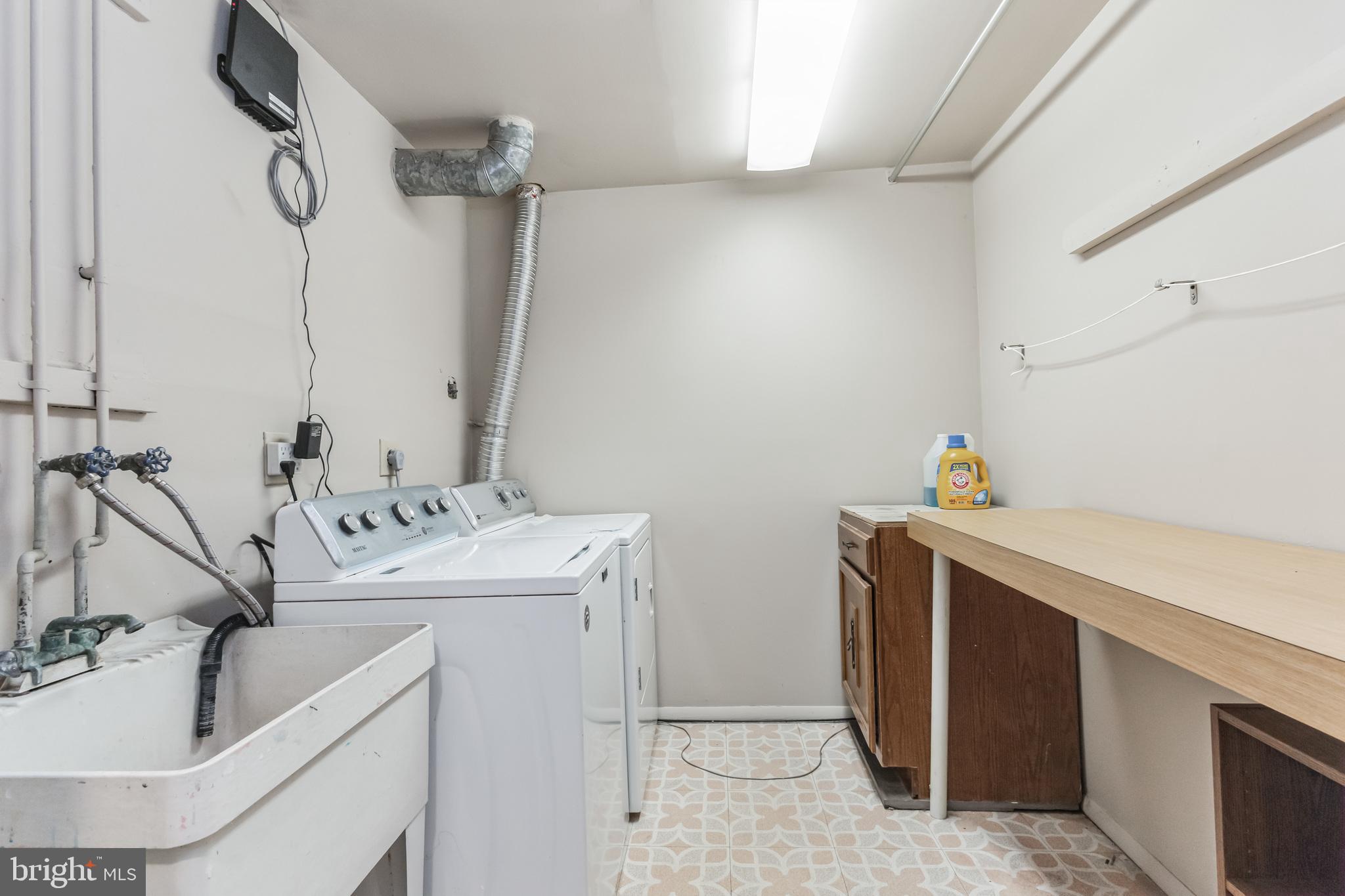 FLOWER HILL - Residential