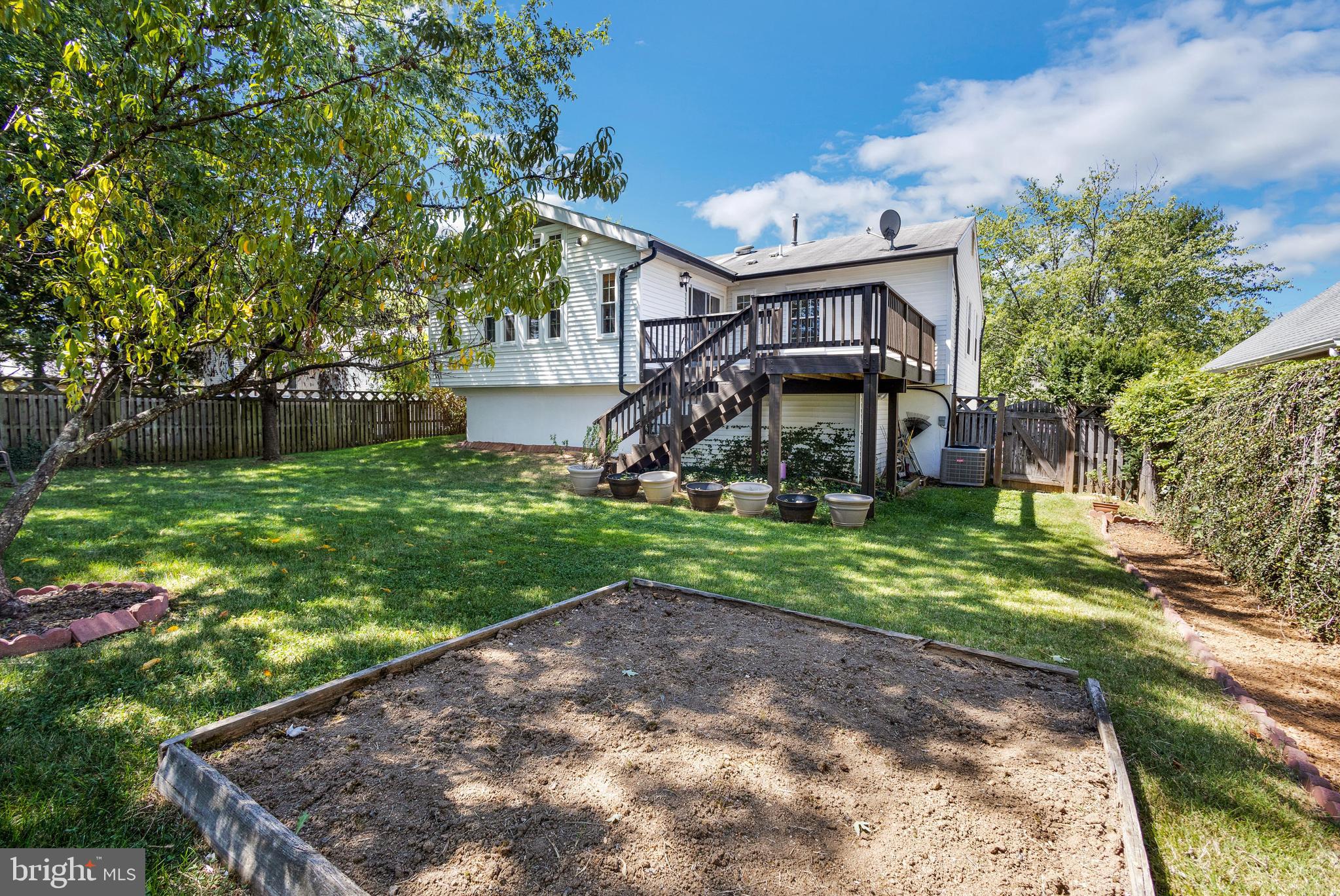 FLOWER HILL - Residential