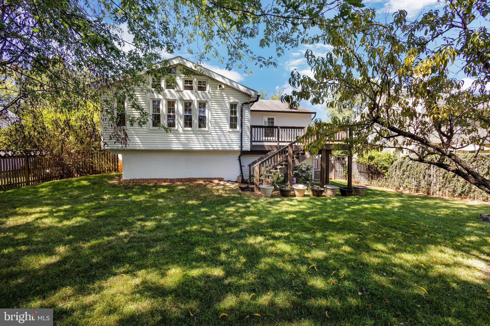 FLOWER HILL - Residential