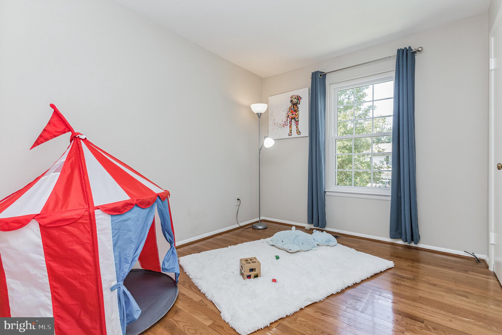 FLOWER HILL - Residential