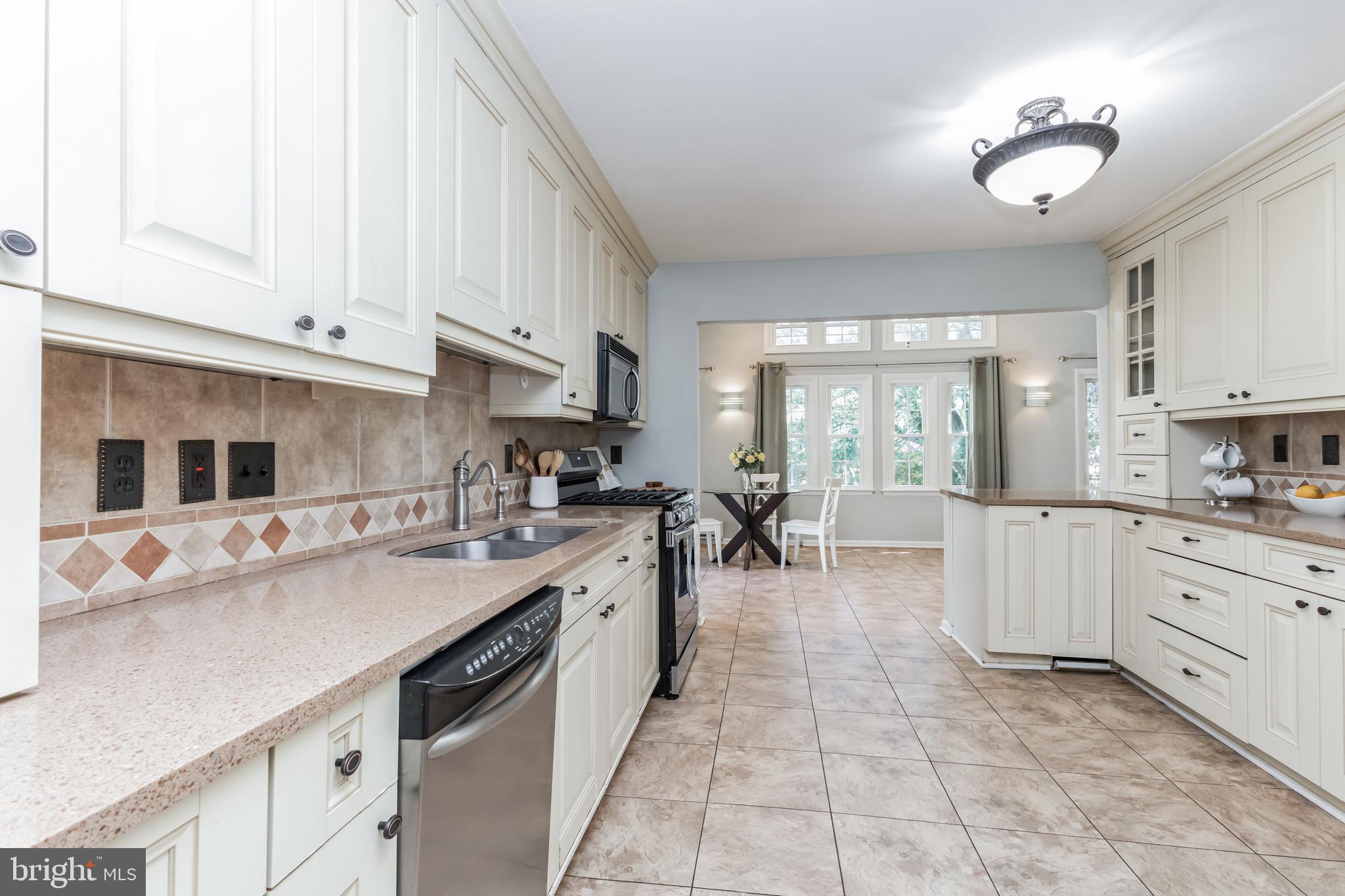 FLOWER HILL - Residential