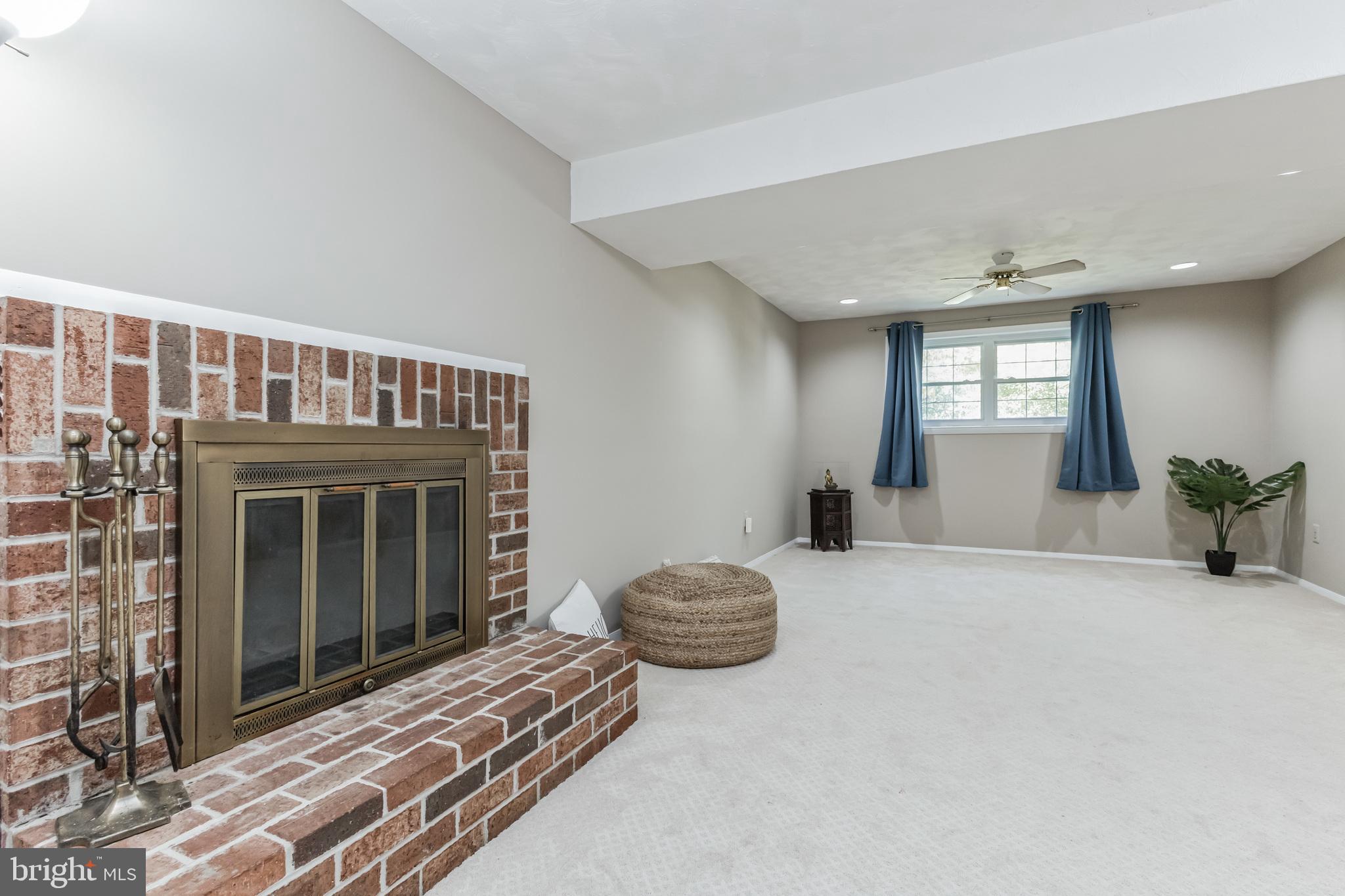 FLOWER HILL - Residential