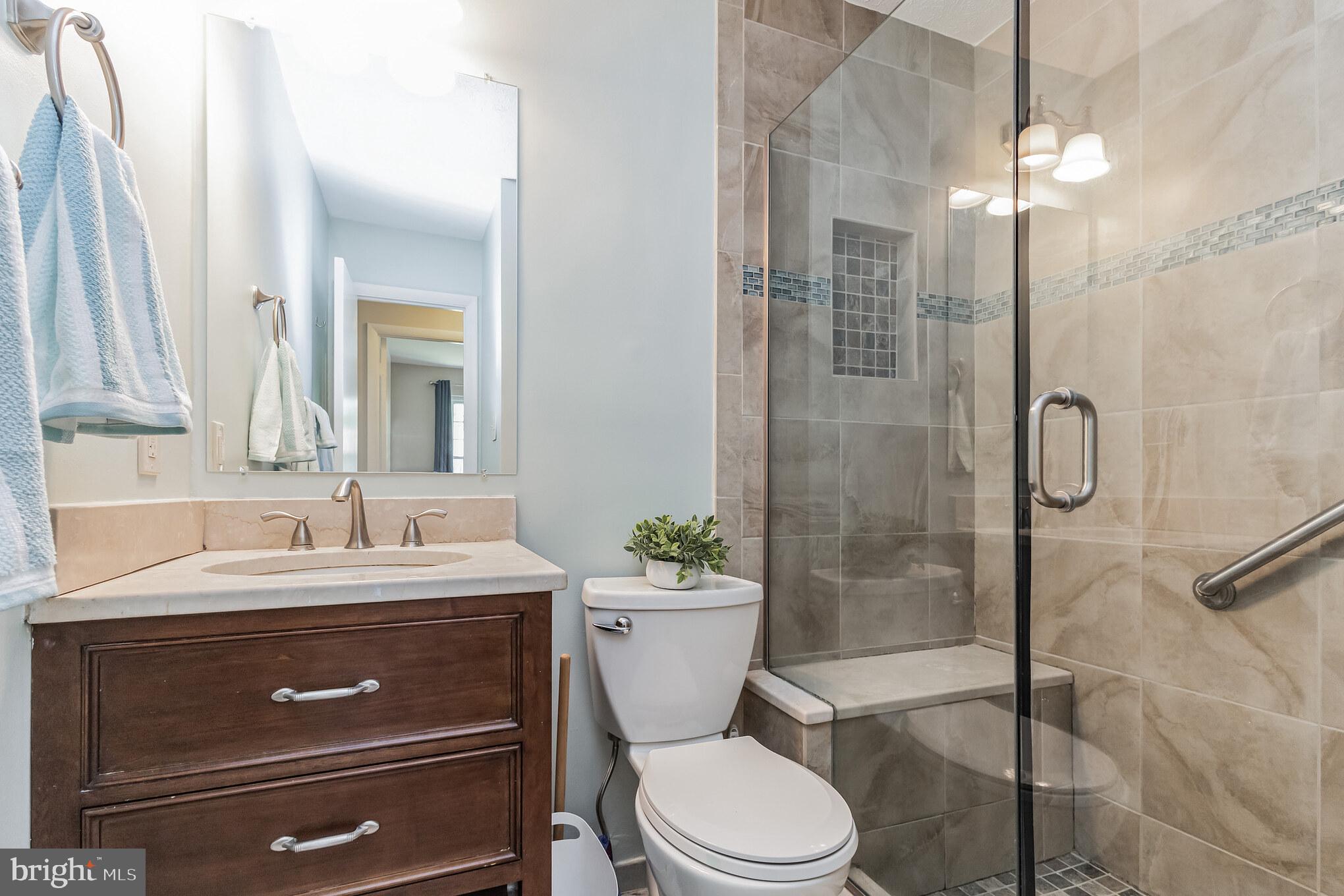 FLOWER HILL - Residential