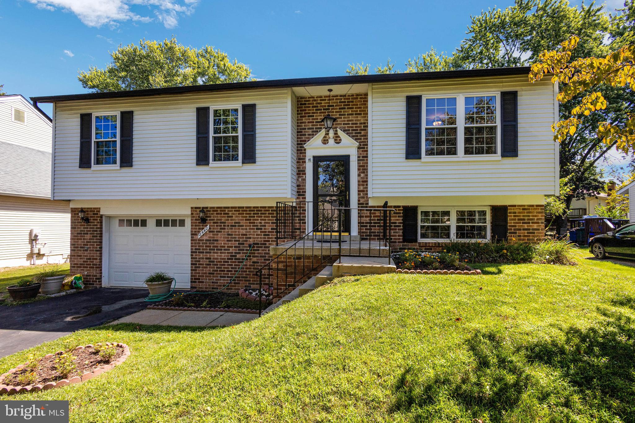 FLOWER HILL - Residential