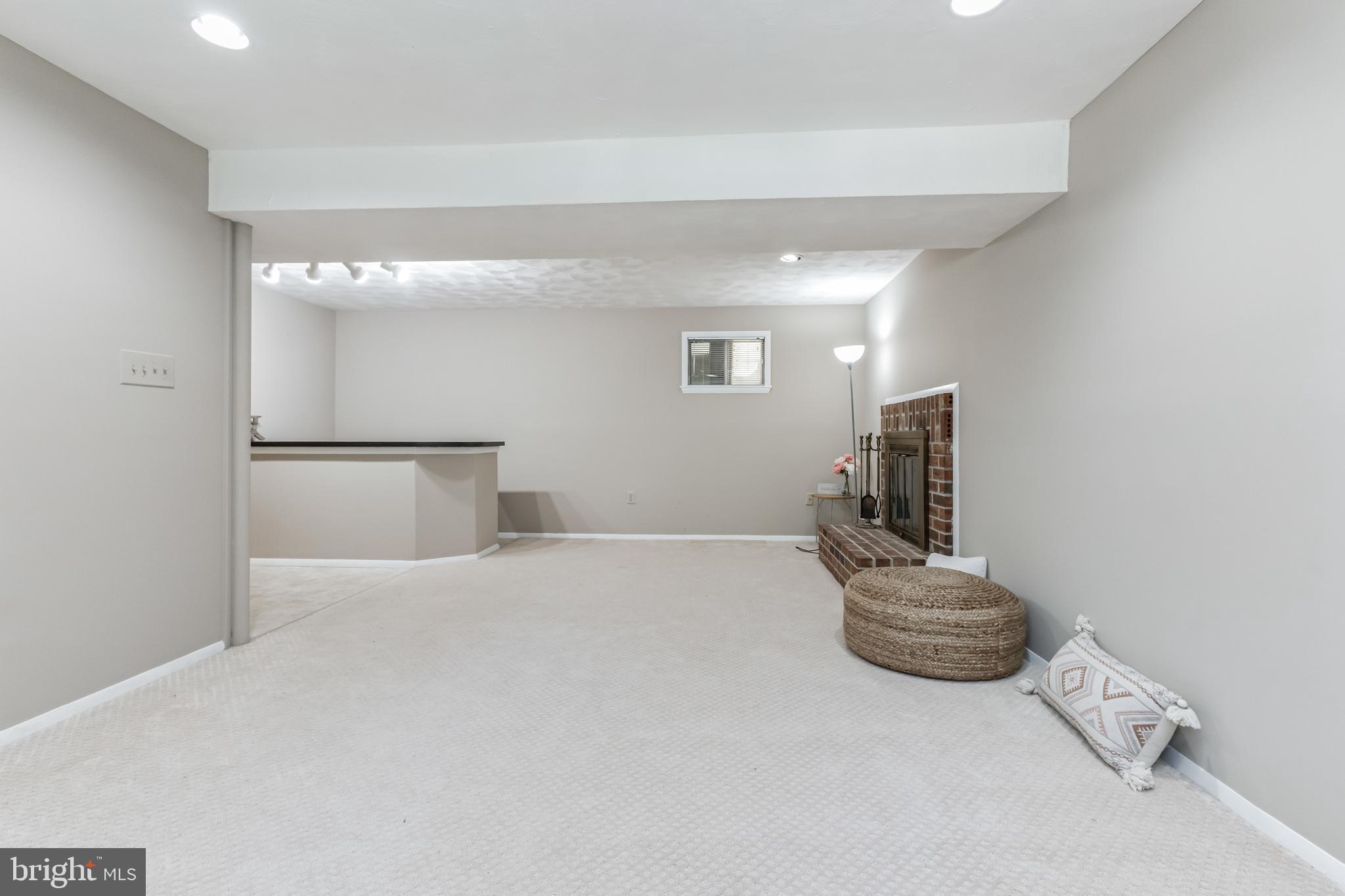 FLOWER HILL - Residential