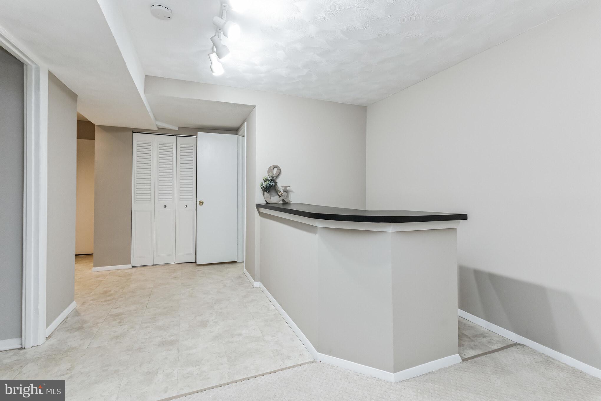 FLOWER HILL - Residential