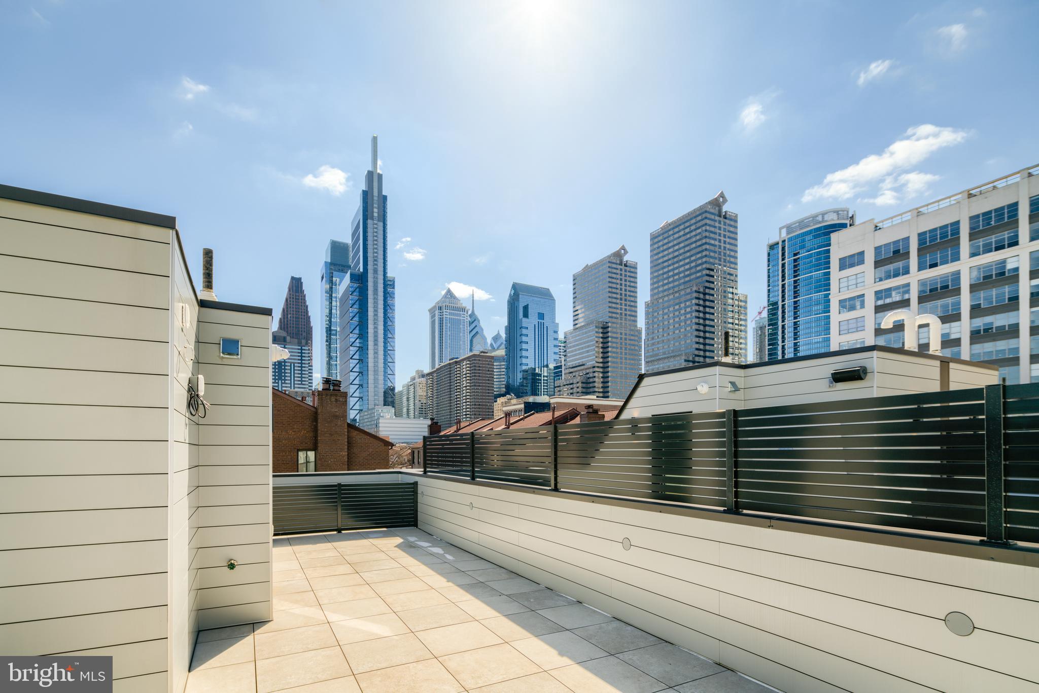 LOGAN SQUARE - Residential