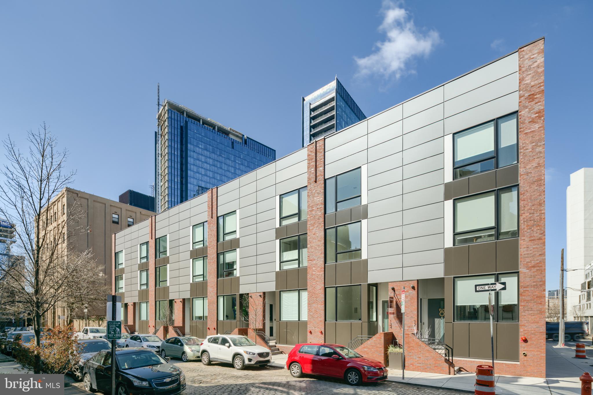 LOGAN SQUARE - Residential