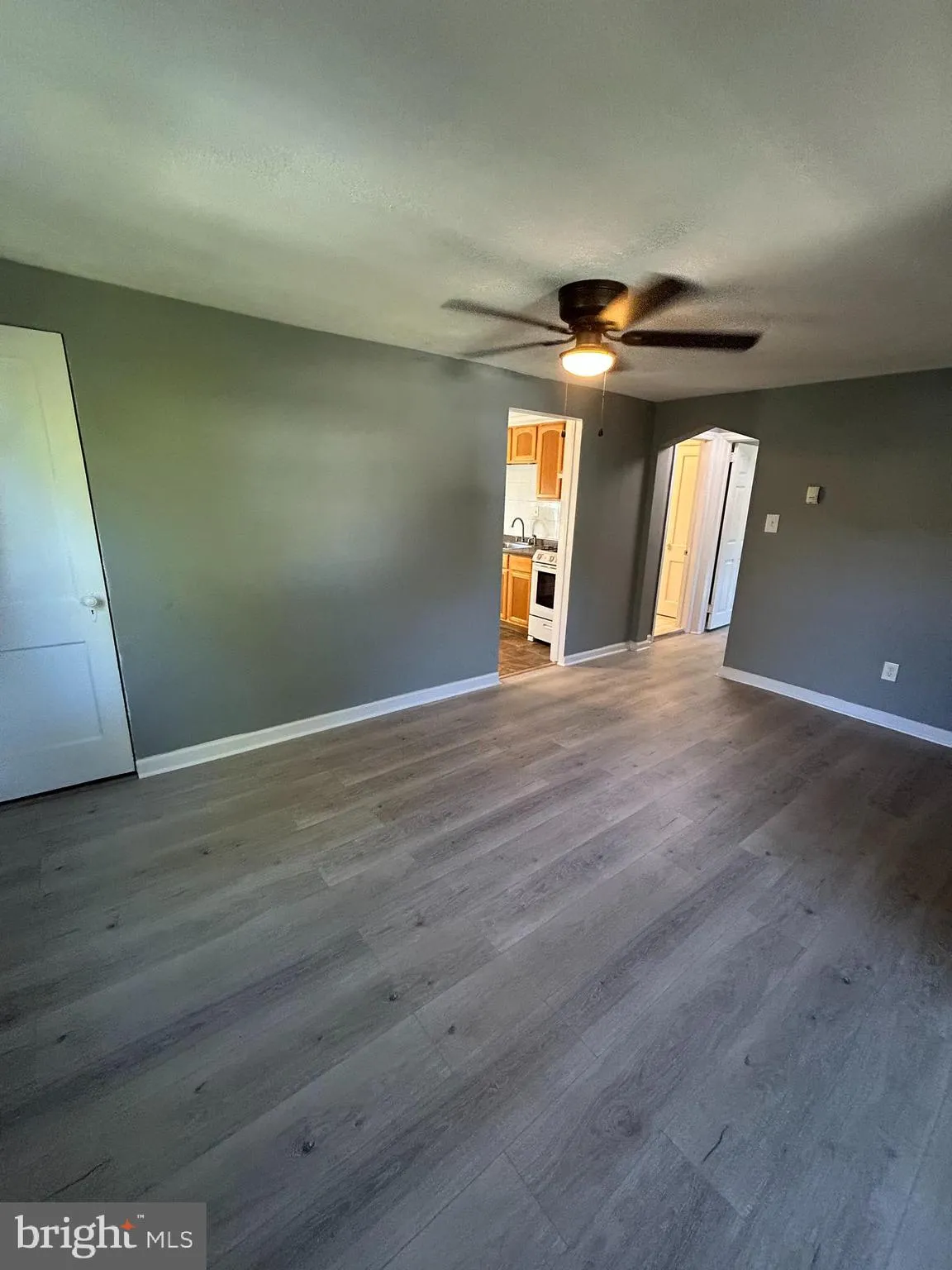 Bellmawr, New Jersey 08031, United States, 1 Bedroom Bedrooms, ,1 BathroomBathrooms,Residential,Active,206868