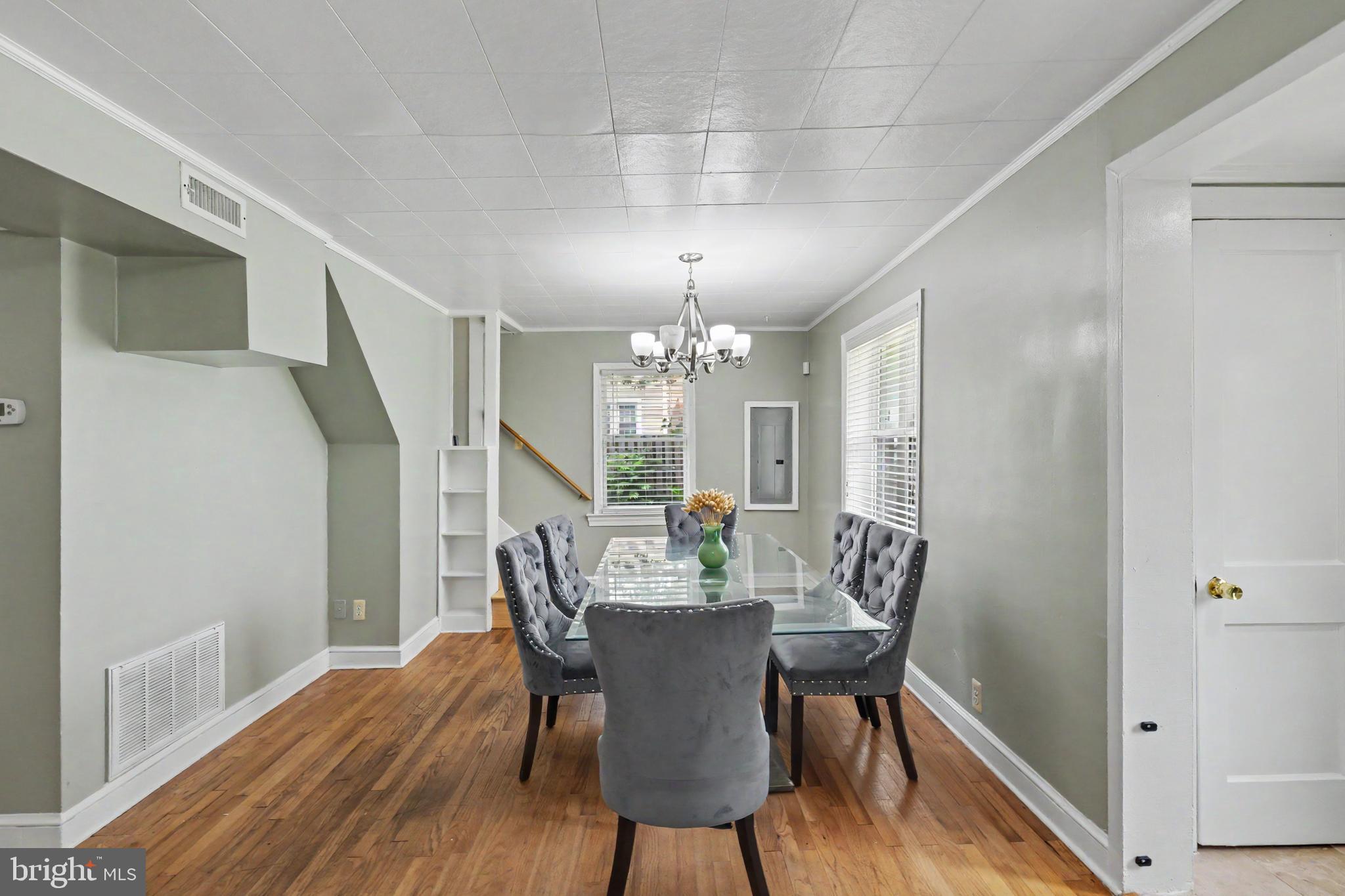 8608 WOODLAWN COURT