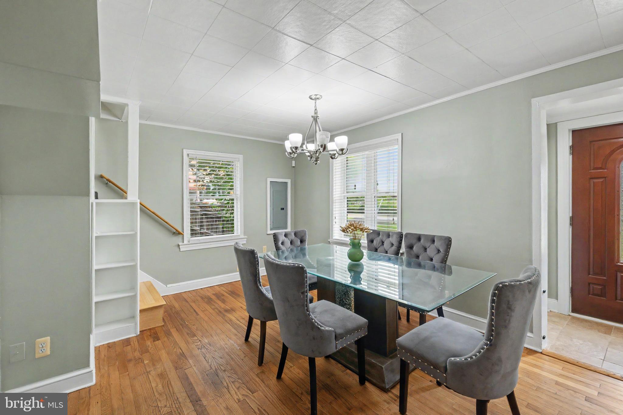 8608 WOODLAWN COURT