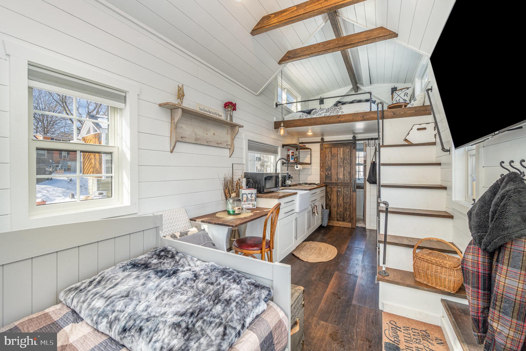 FLORIN HILL - Residential