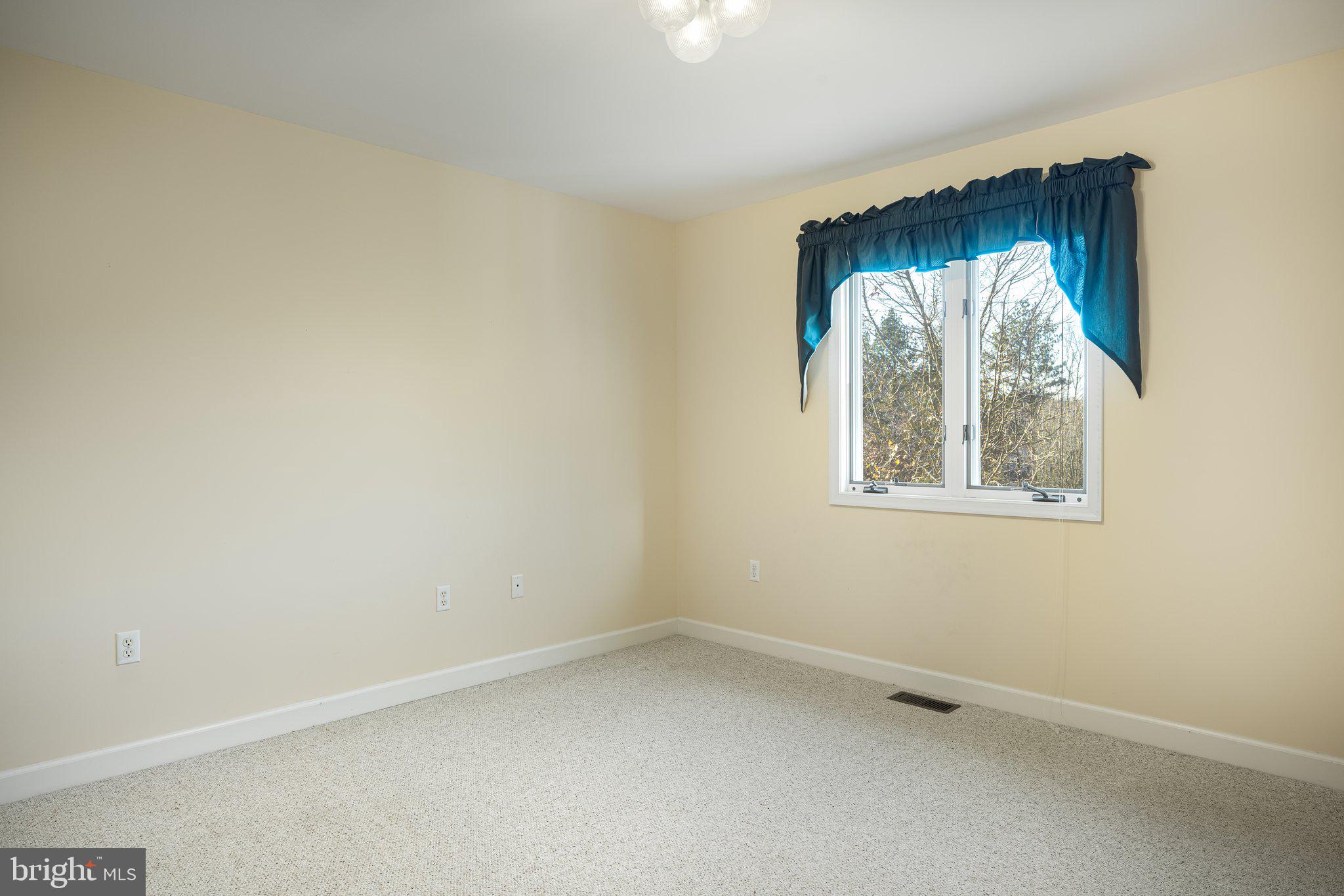 CACAPON SOUTH - Residential