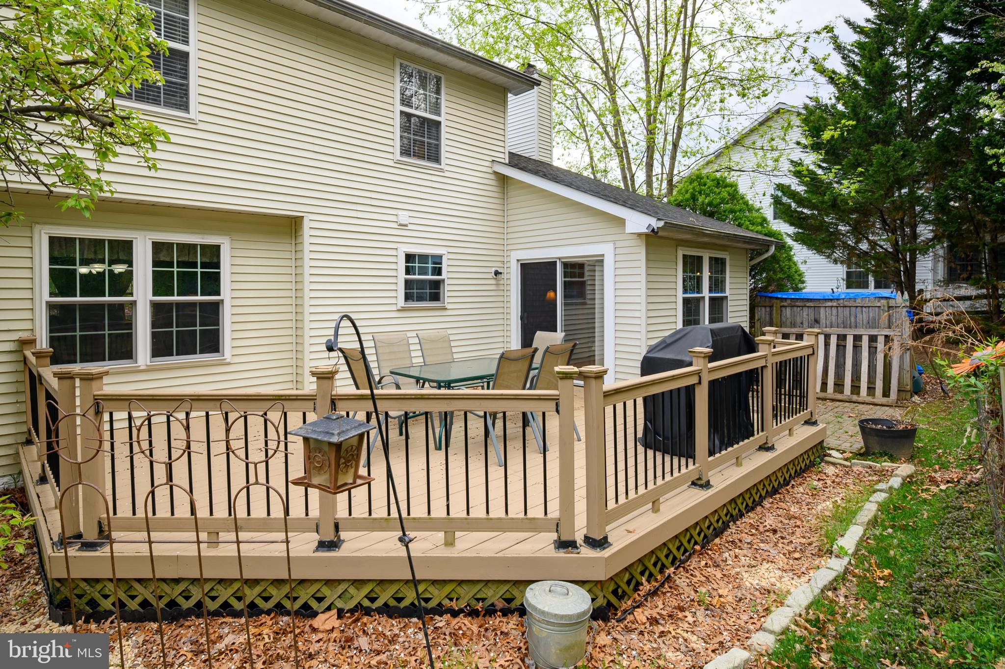 LINDSAYS CHOICE - Residential