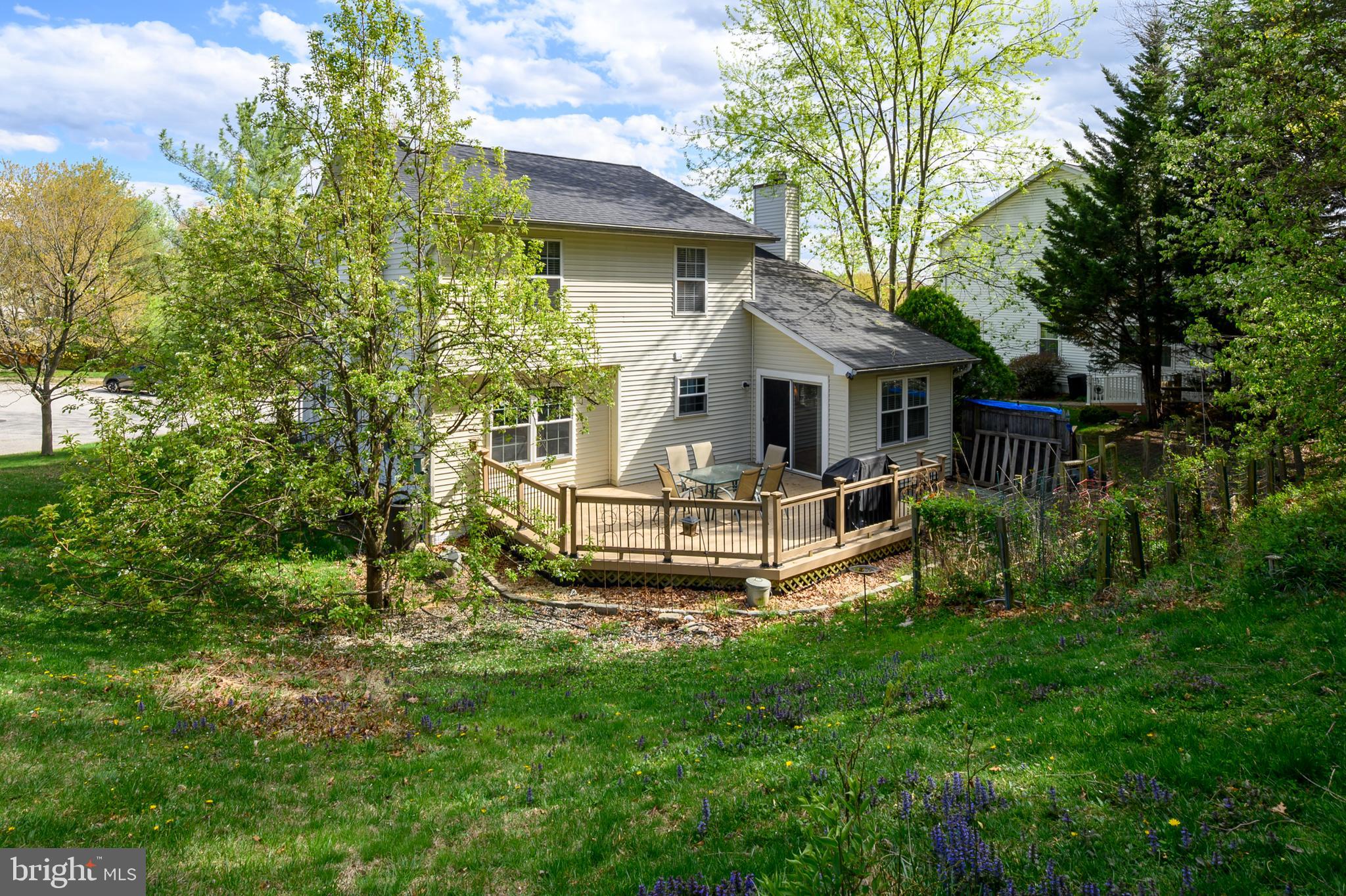 LINDSAYS CHOICE - Residential