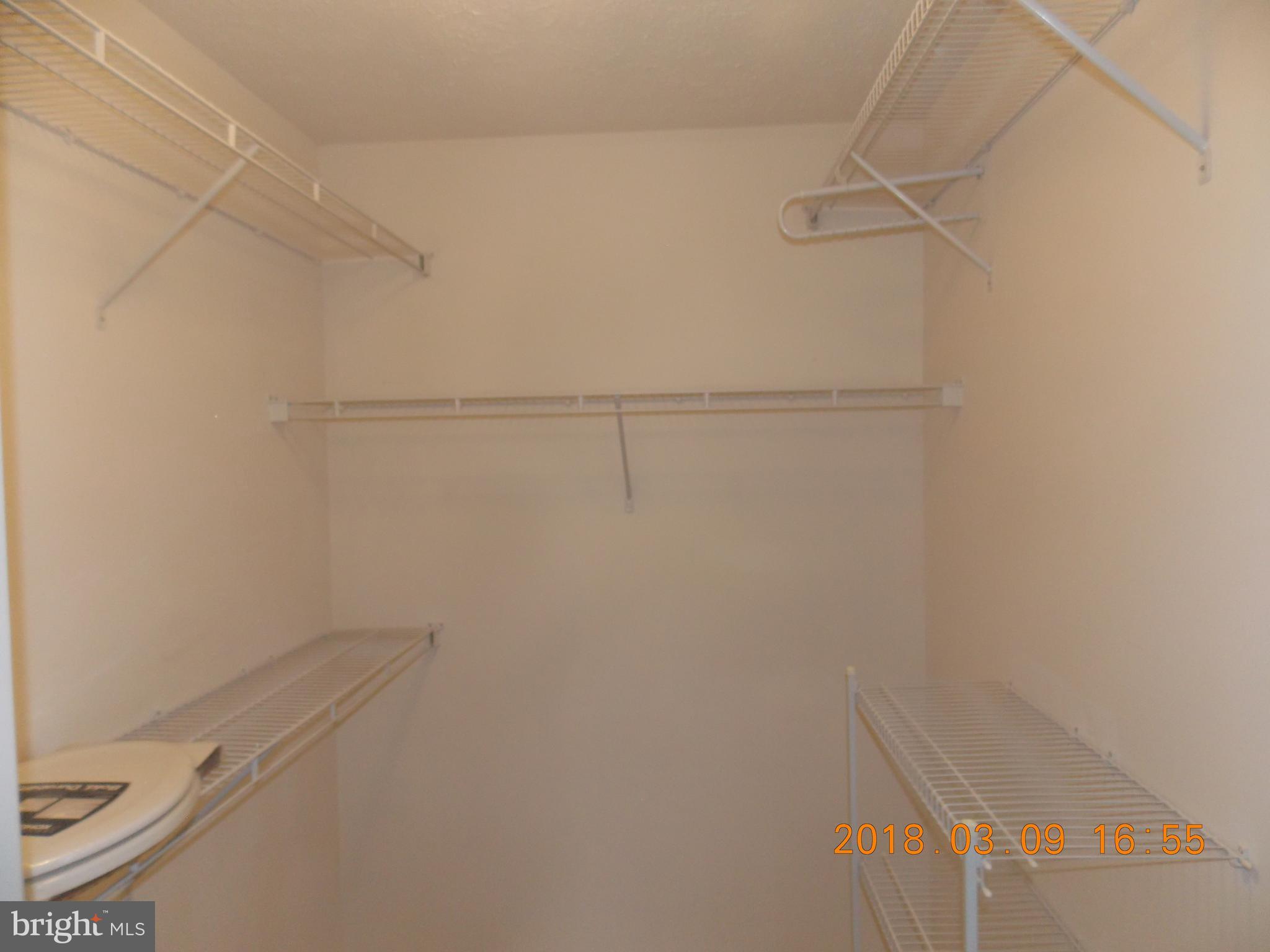 SILVER LAKE - Residential Lease