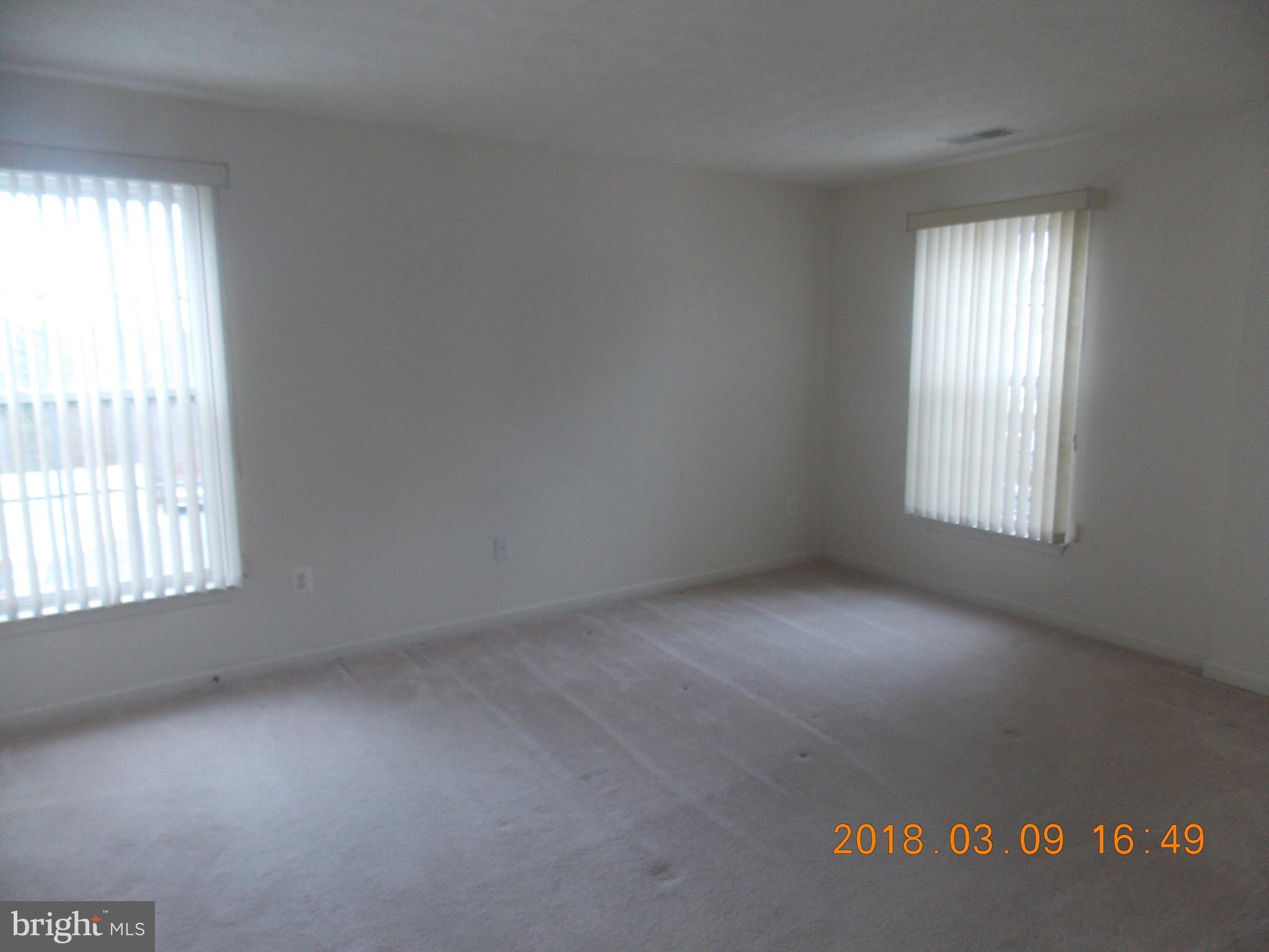 SILVER LAKE - Residential Lease