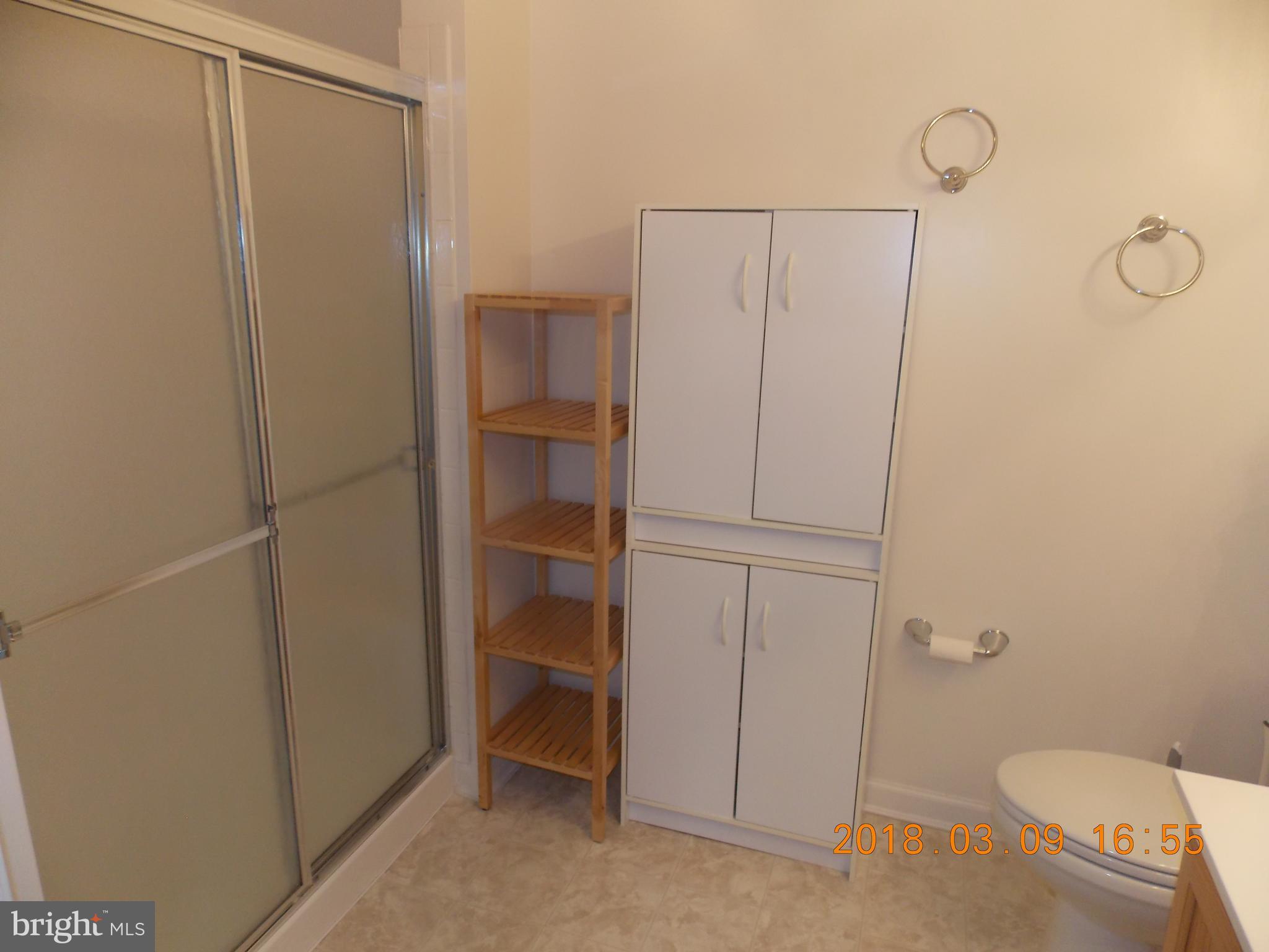 SILVER LAKE - Residential Lease