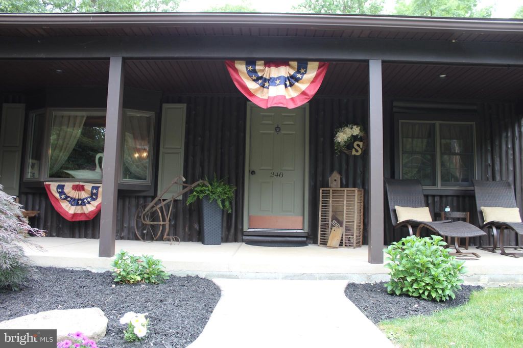 Photo of 246 ACORN LN, LITITZ, PA 17543 (MLS # PALA2036094)