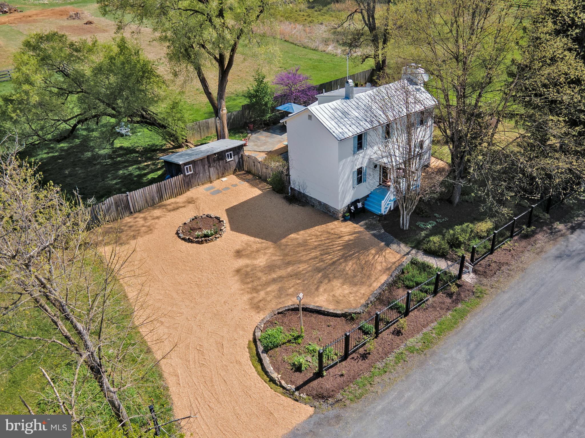 6592 SMITTEN FARM LANE