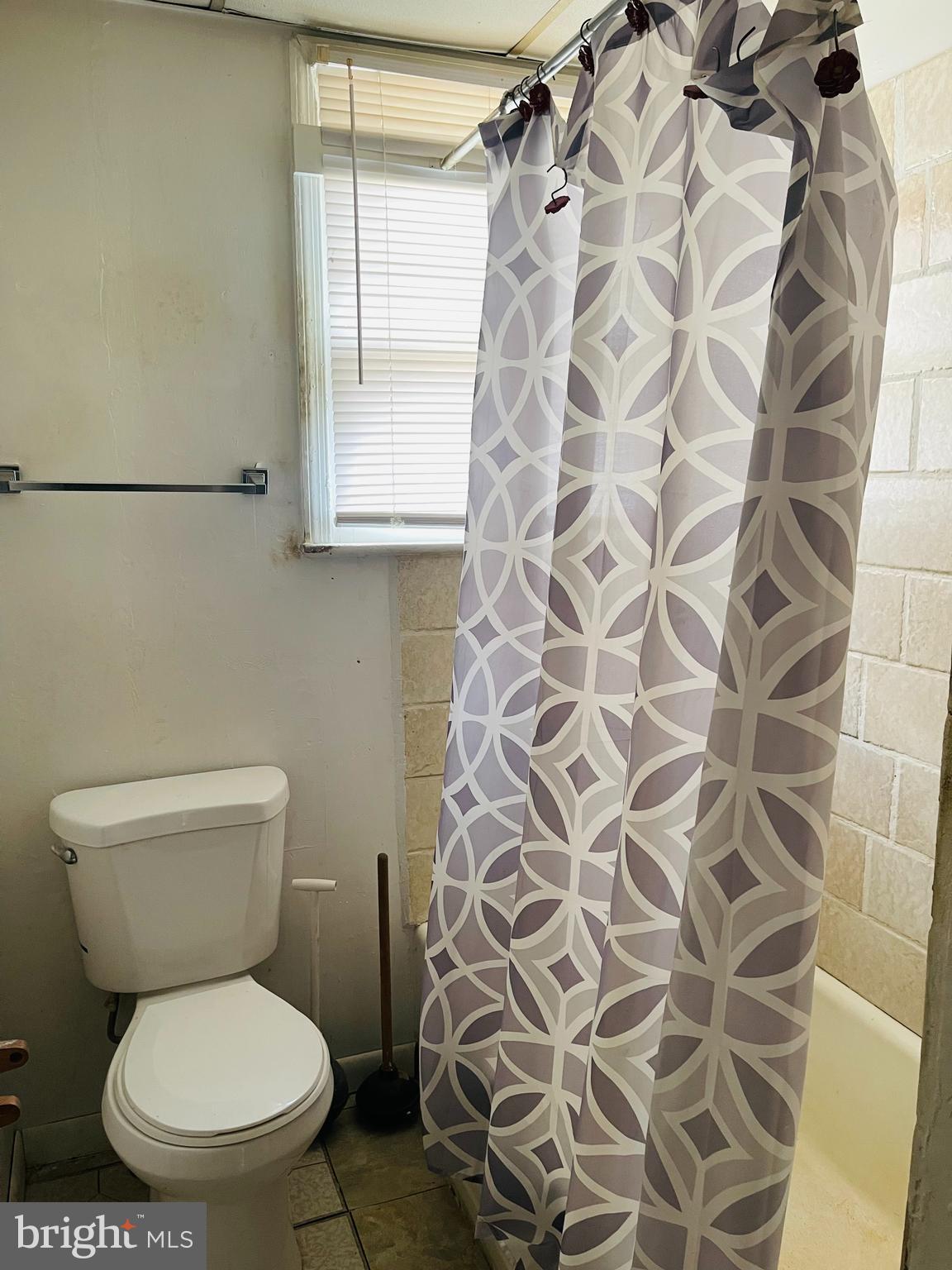 QUEEN ANNE ESTATES - Residential