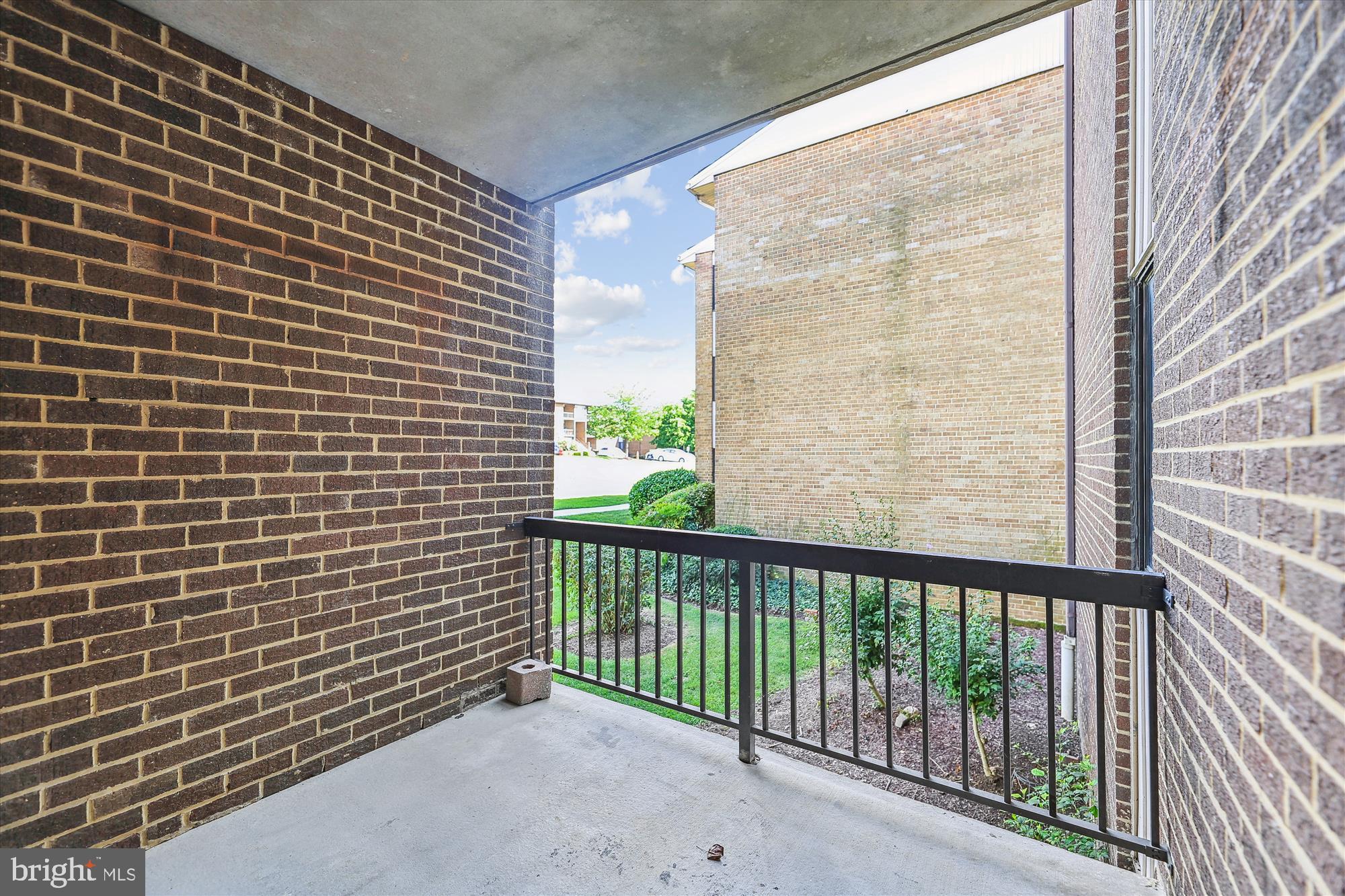 CHERRY GLEN CONDOS - Residential