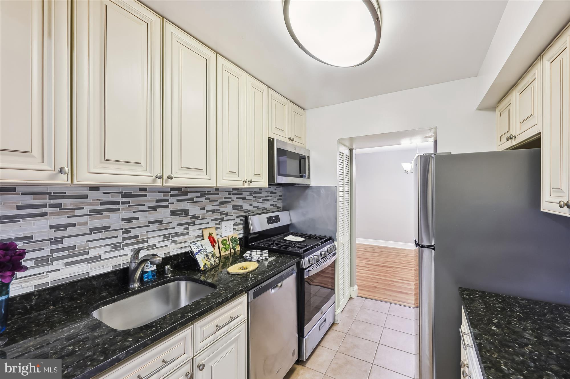 CHERRY GLEN CONDOS - Residential