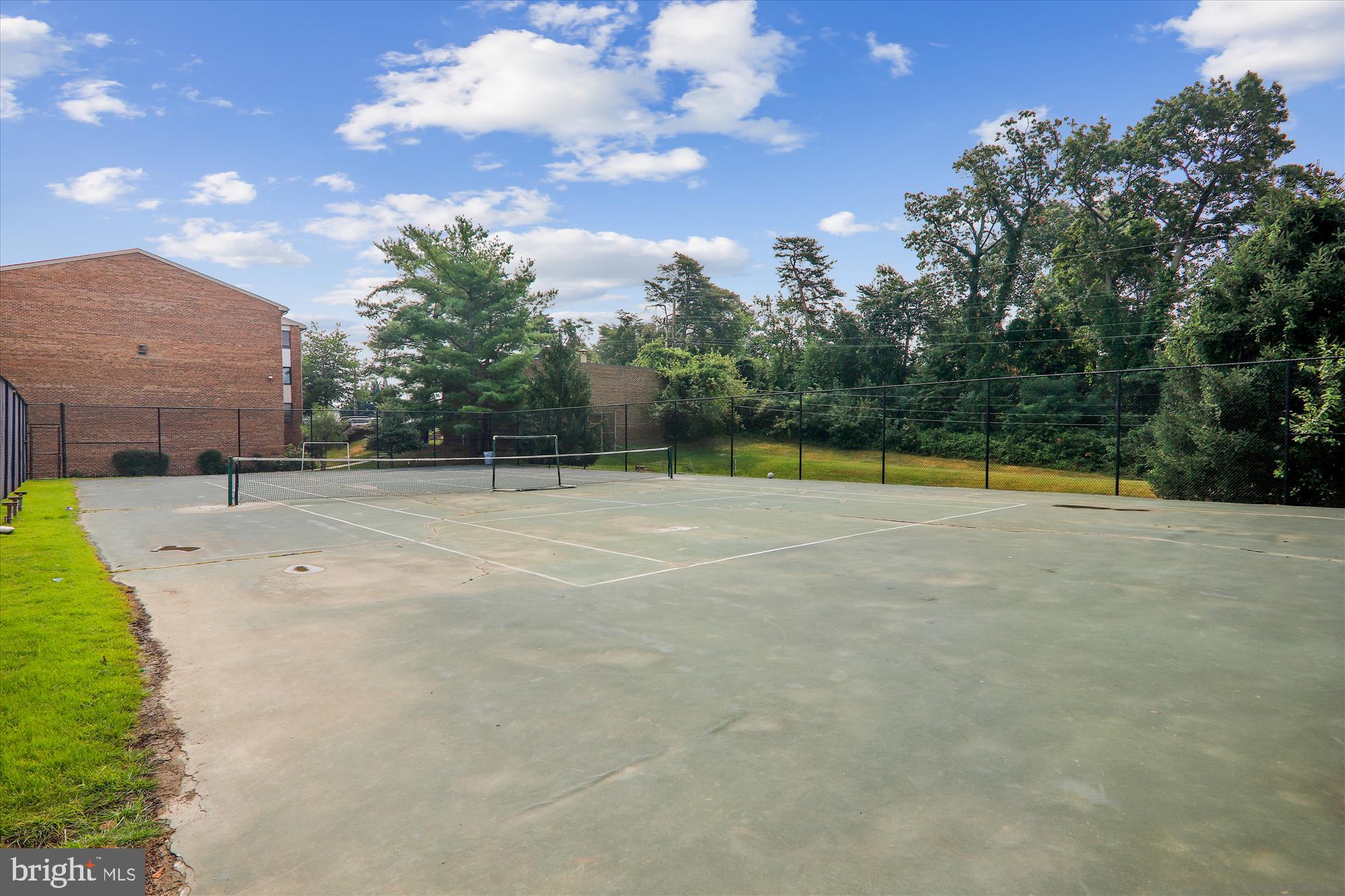 CHERRY GLEN CONDOS - Residential