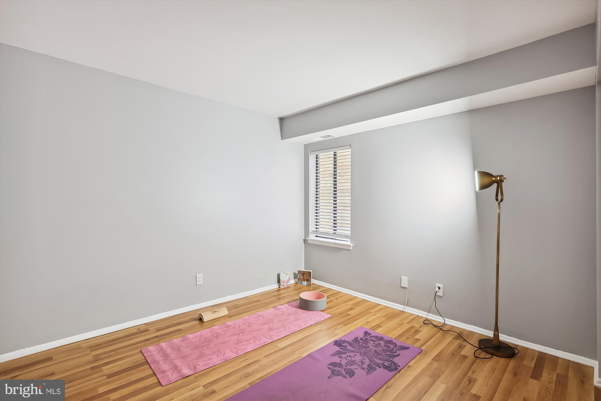 CHERRY GLEN CONDOS - Residential