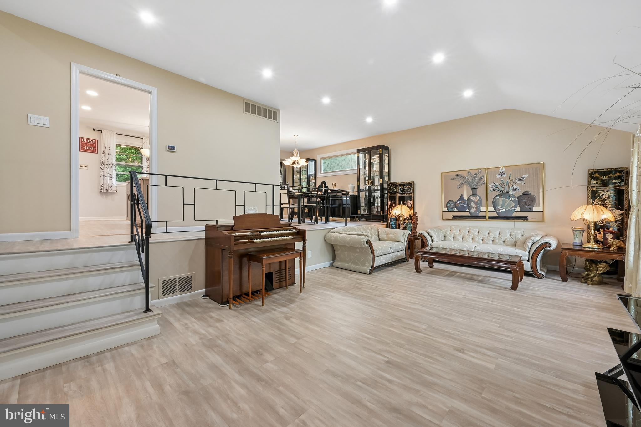 1029 CHELTEN PARKWAY