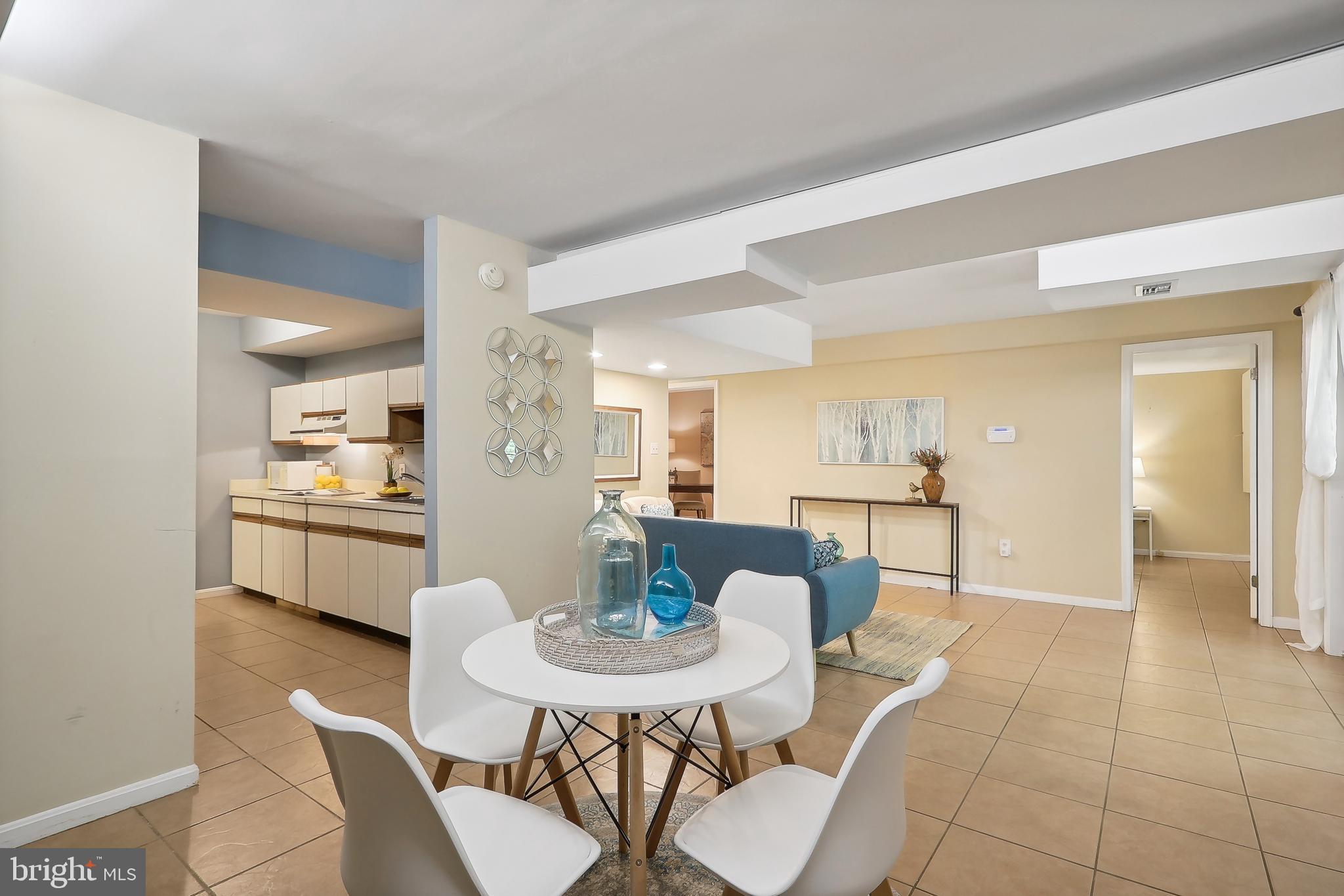 SUTTON PLACE - Residential