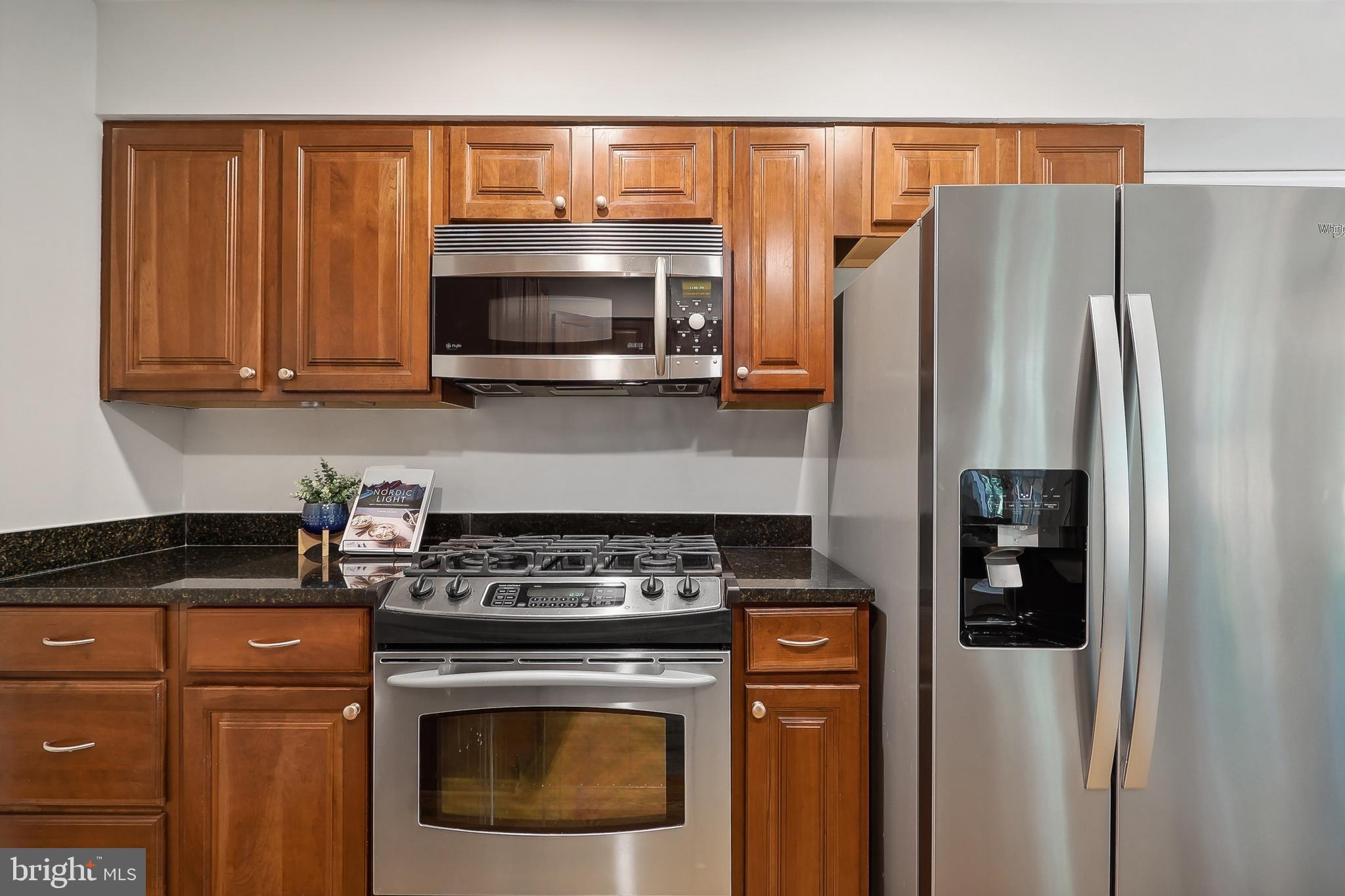 SUTTON PLACE - Residential