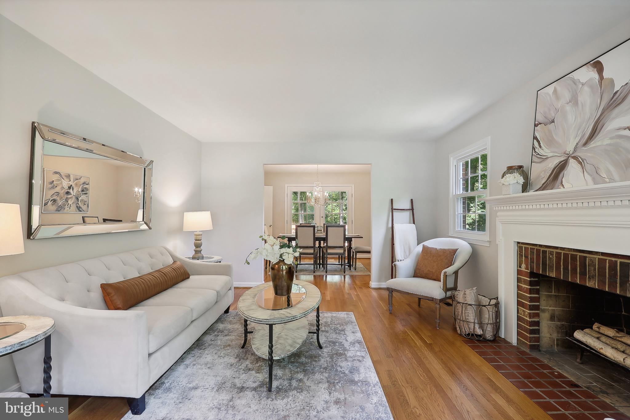 SUTTON PLACE - Residential