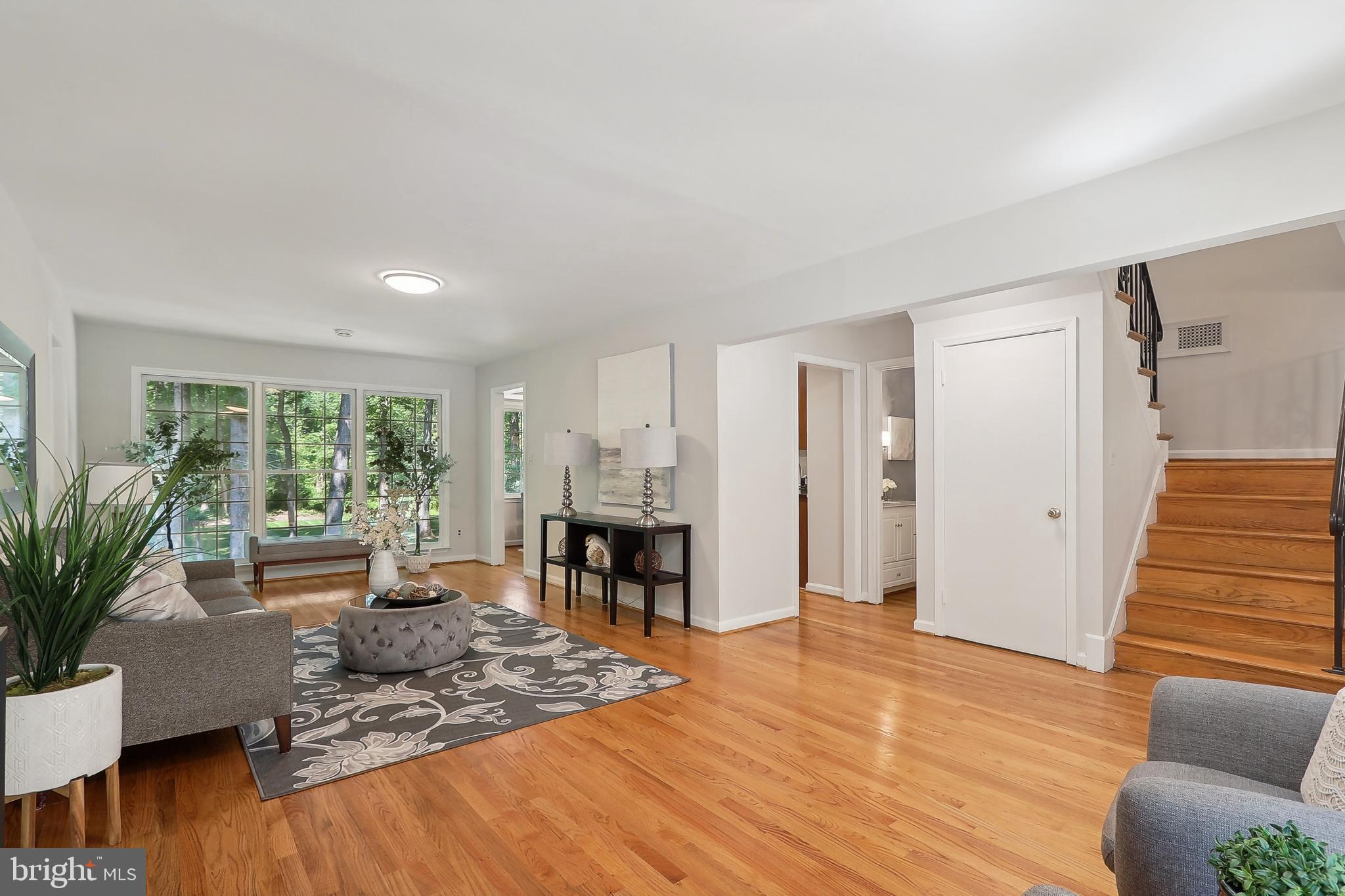 SUTTON PLACE - Residential