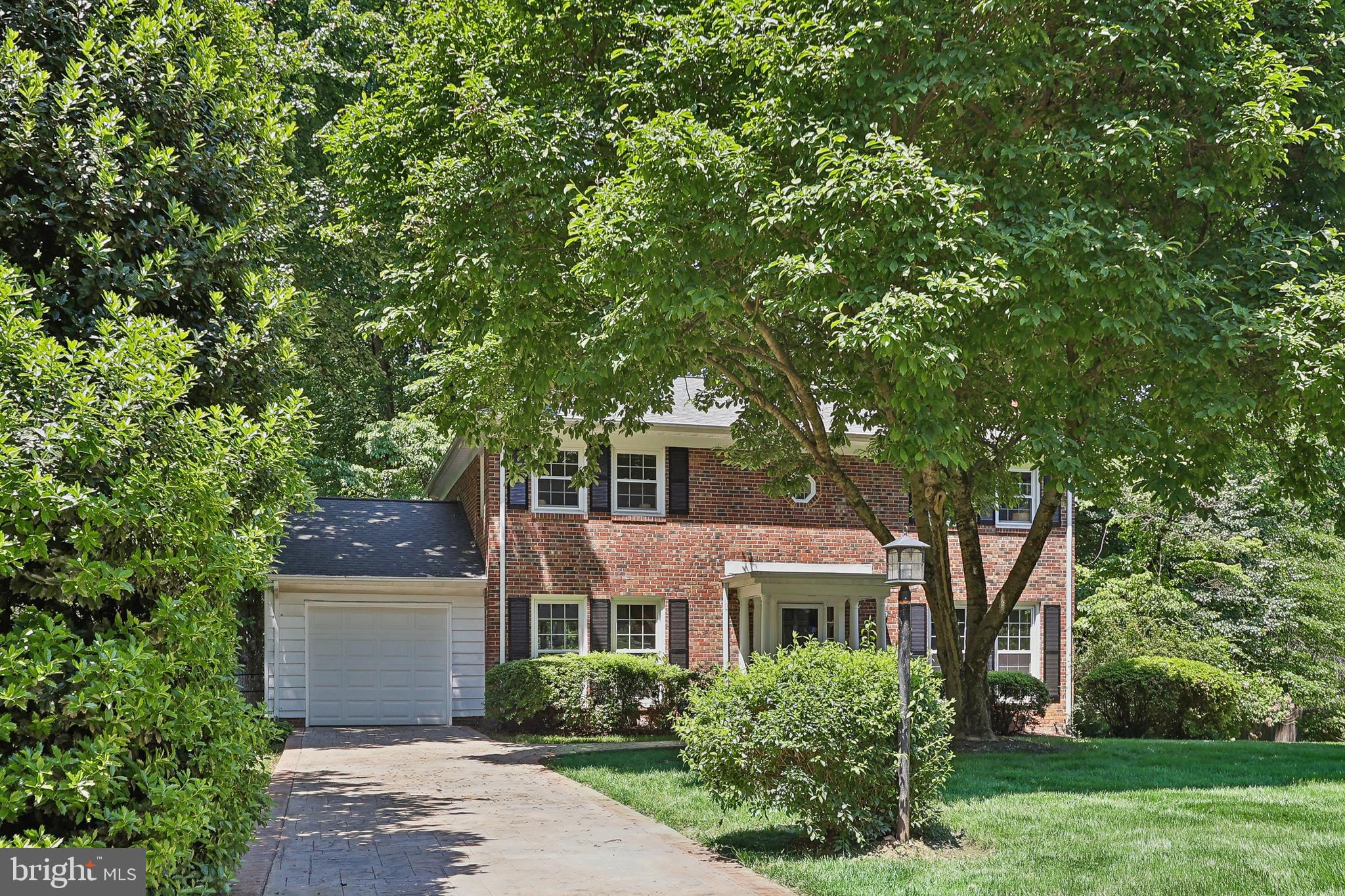 SUTTON PLACE - Residential