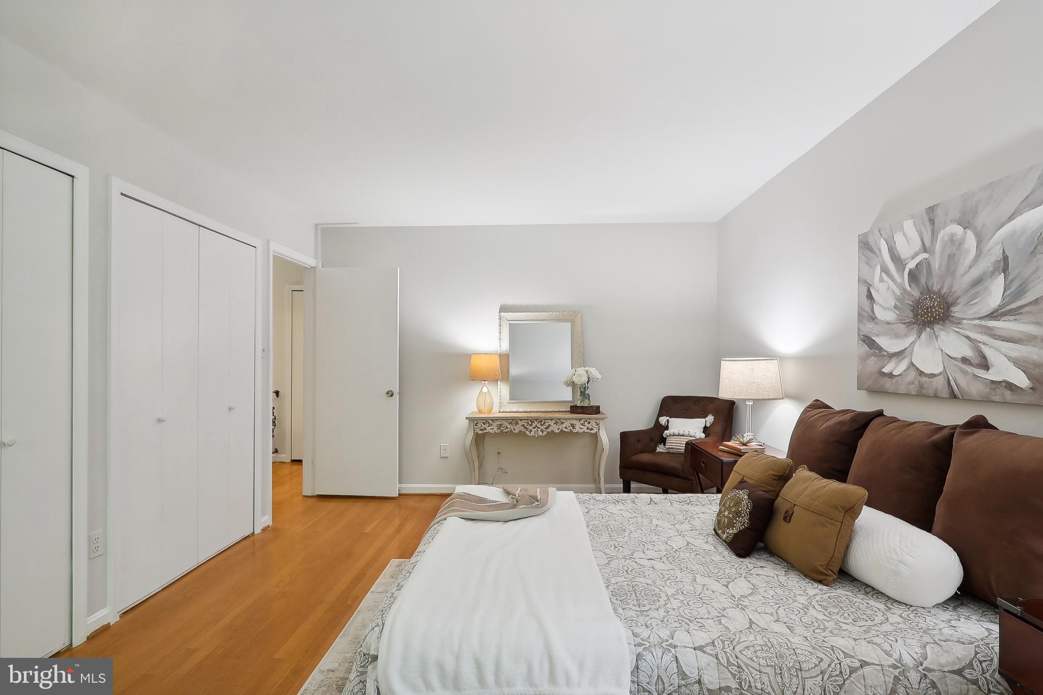 SUTTON PLACE - Residential