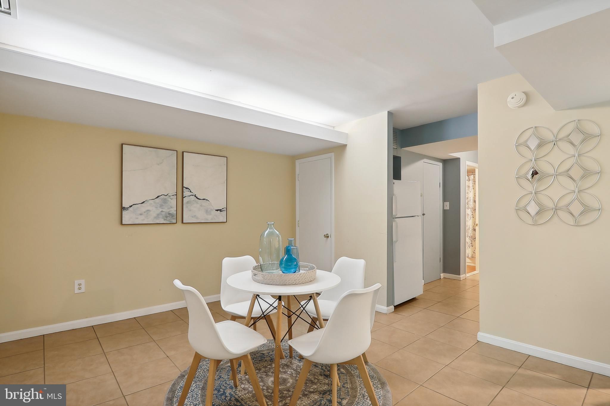 SUTTON PLACE - Residential